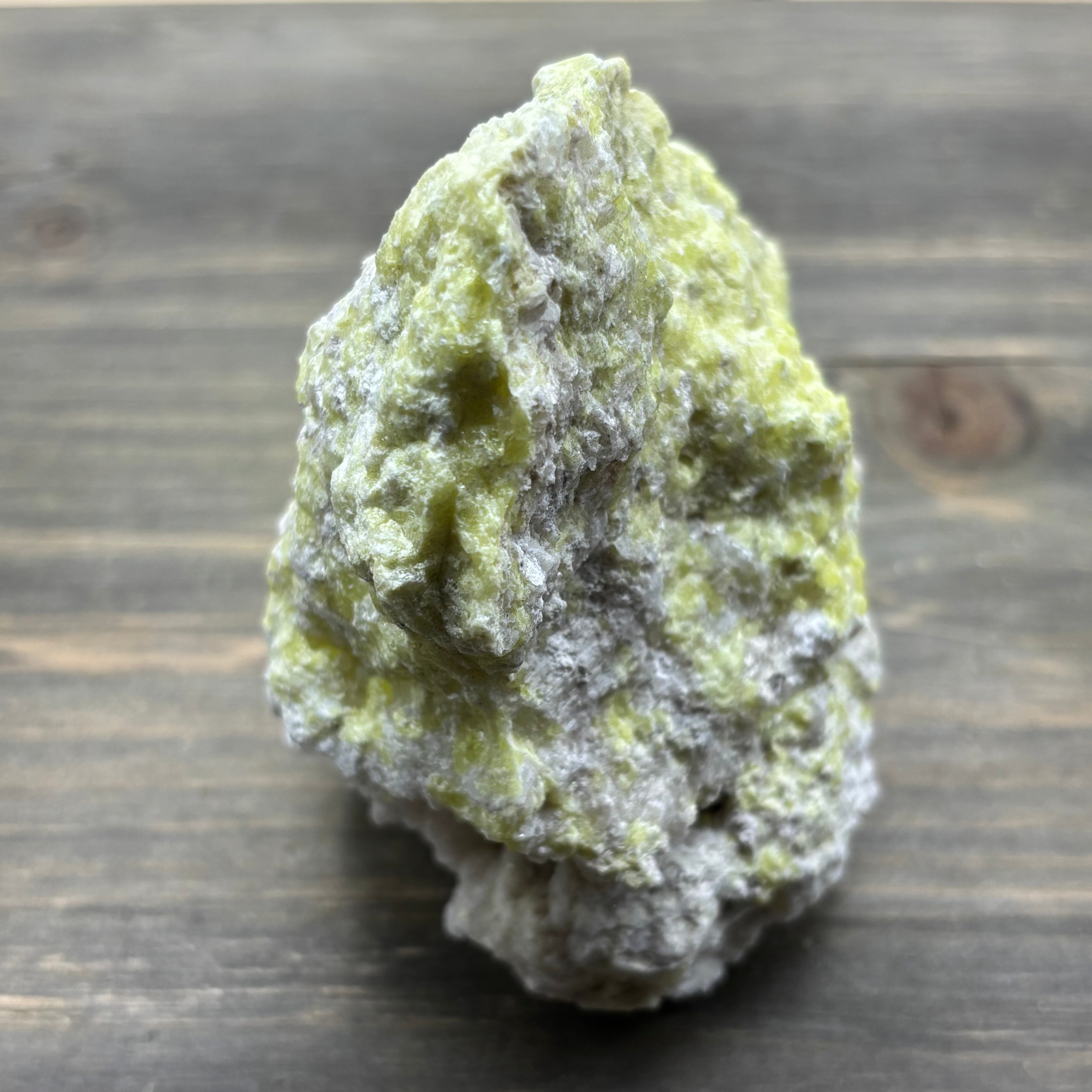 Sulfur on Quartz - 064