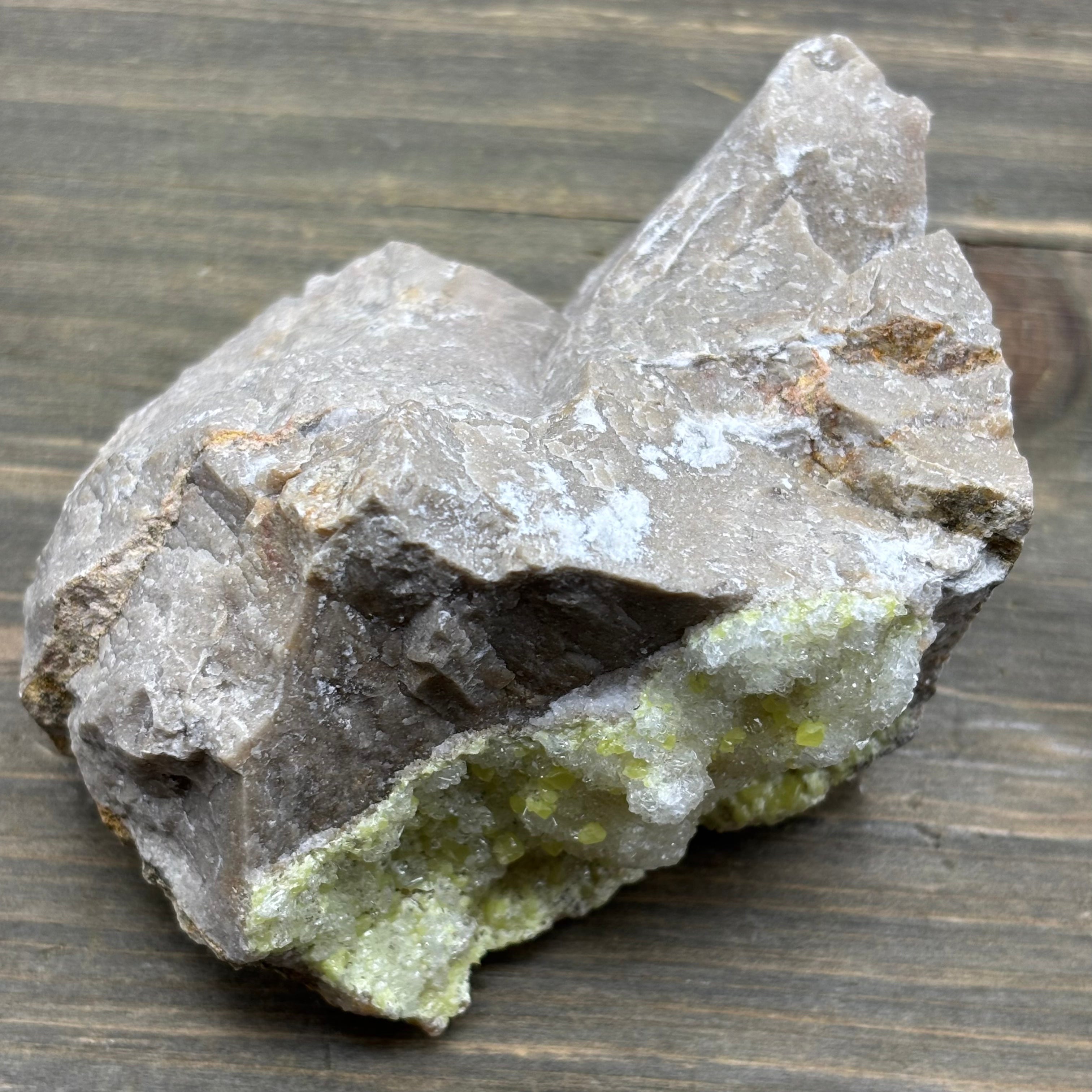 Sulfur on Quartz - 067