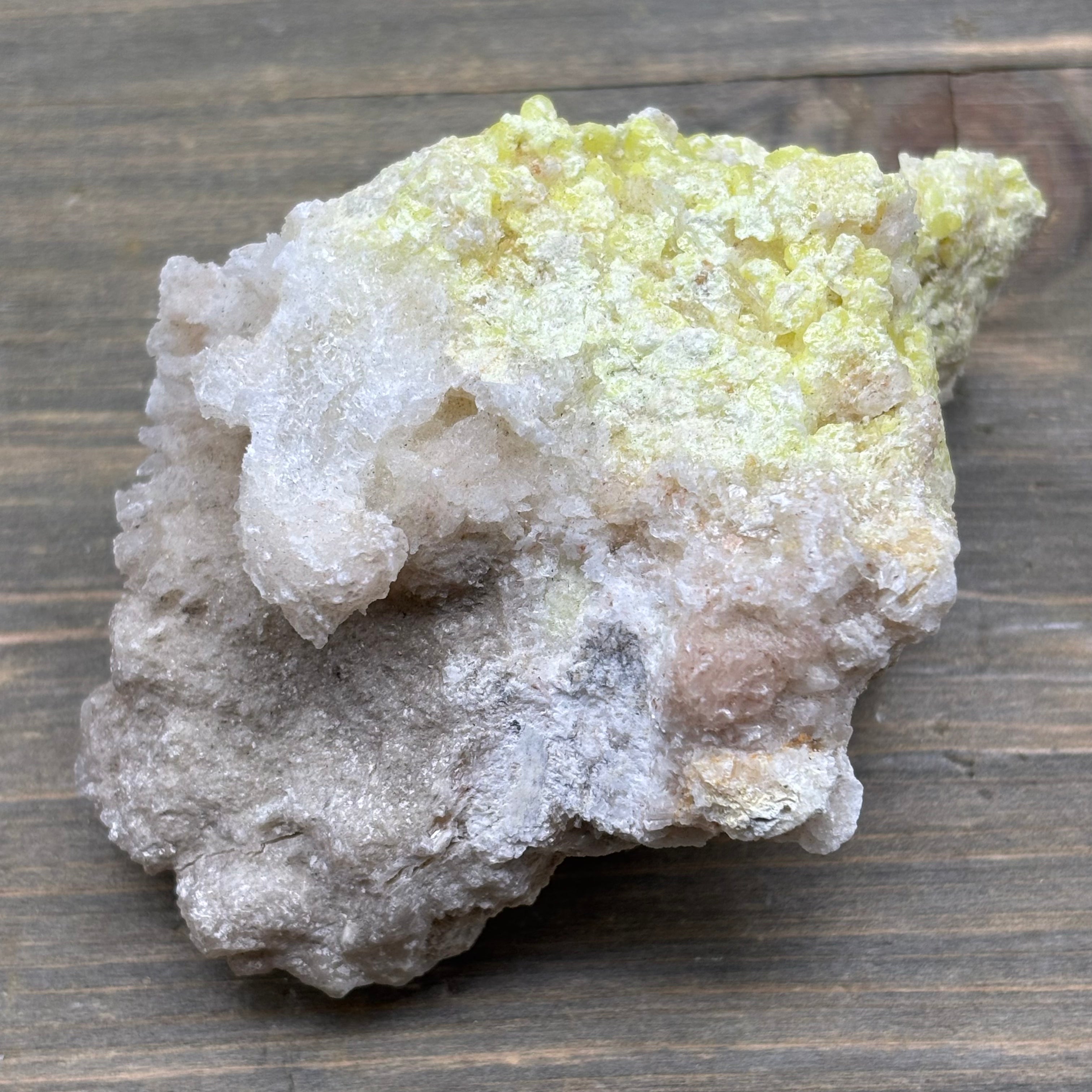 Sulfur on Quartz - 068