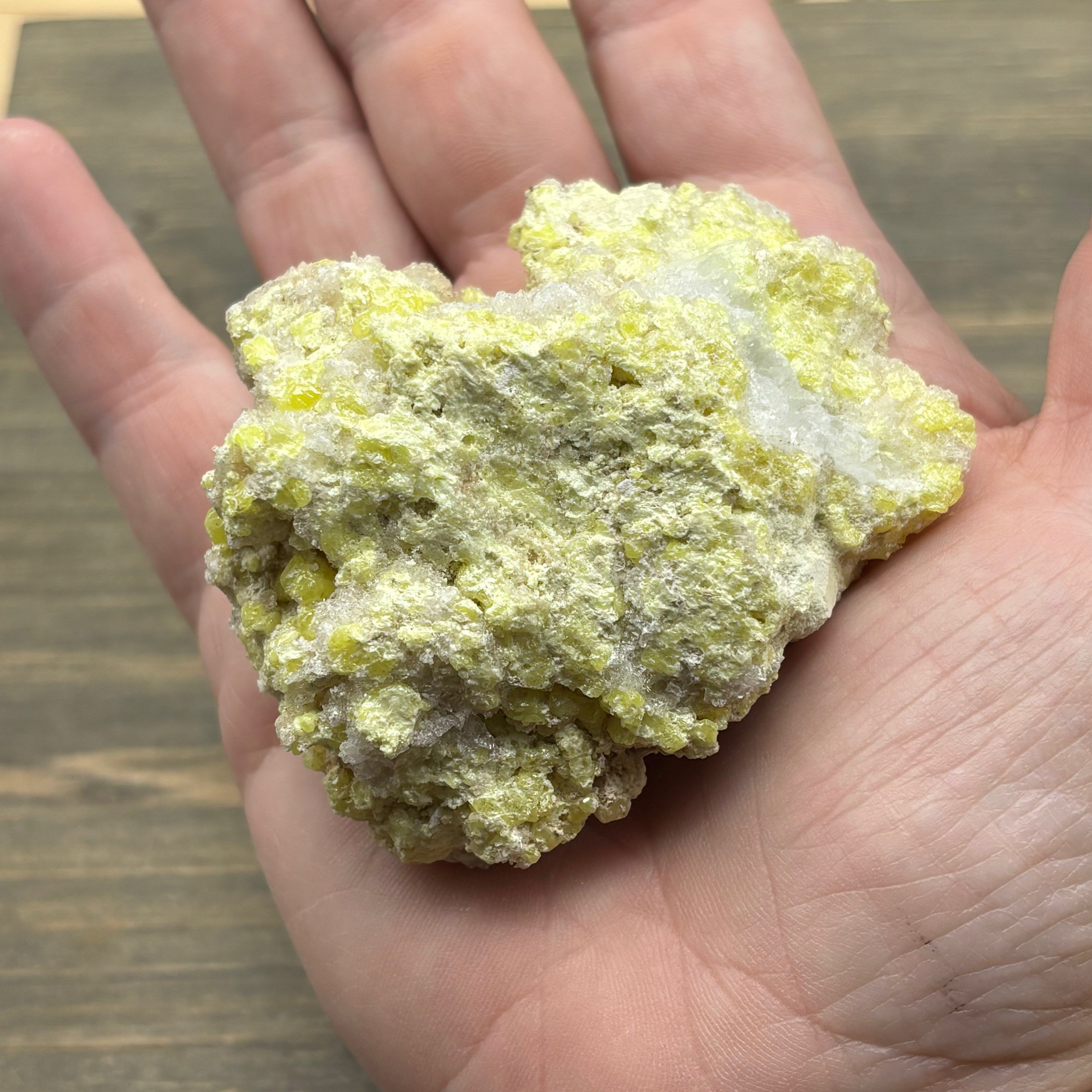 Sulfur on Quartz - 076