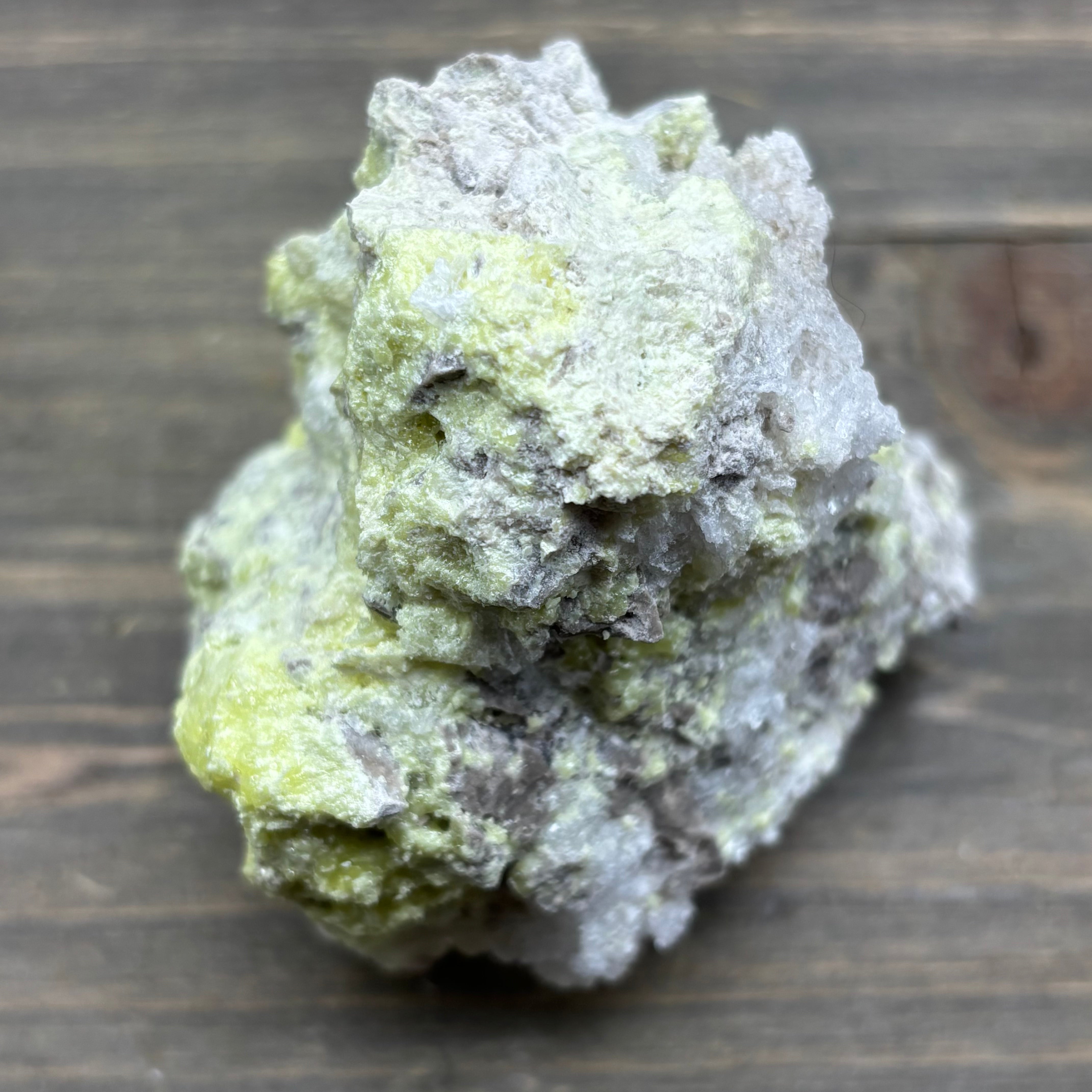 Sulfur on Quartz - 078
