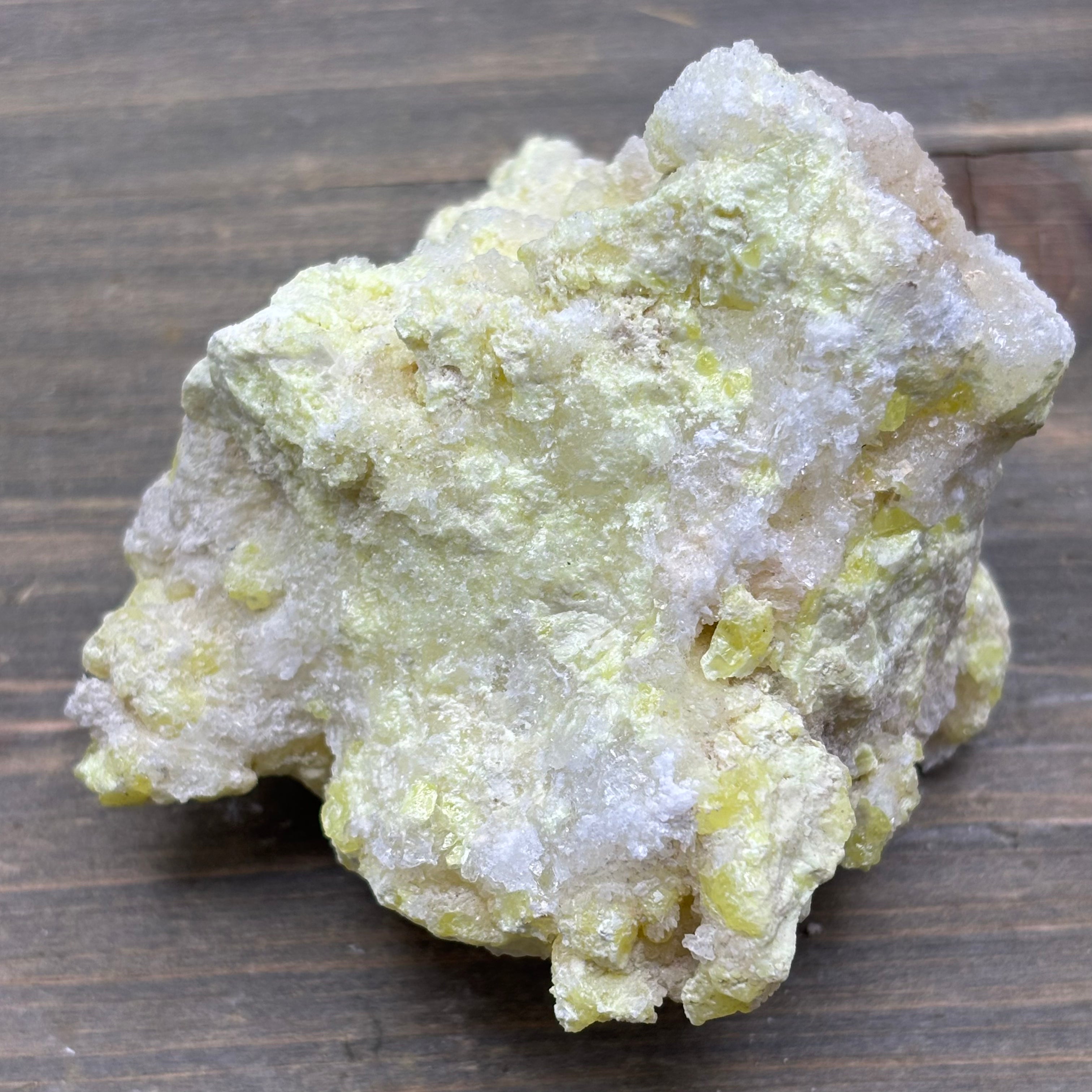 Sulfur on Quartz - 080