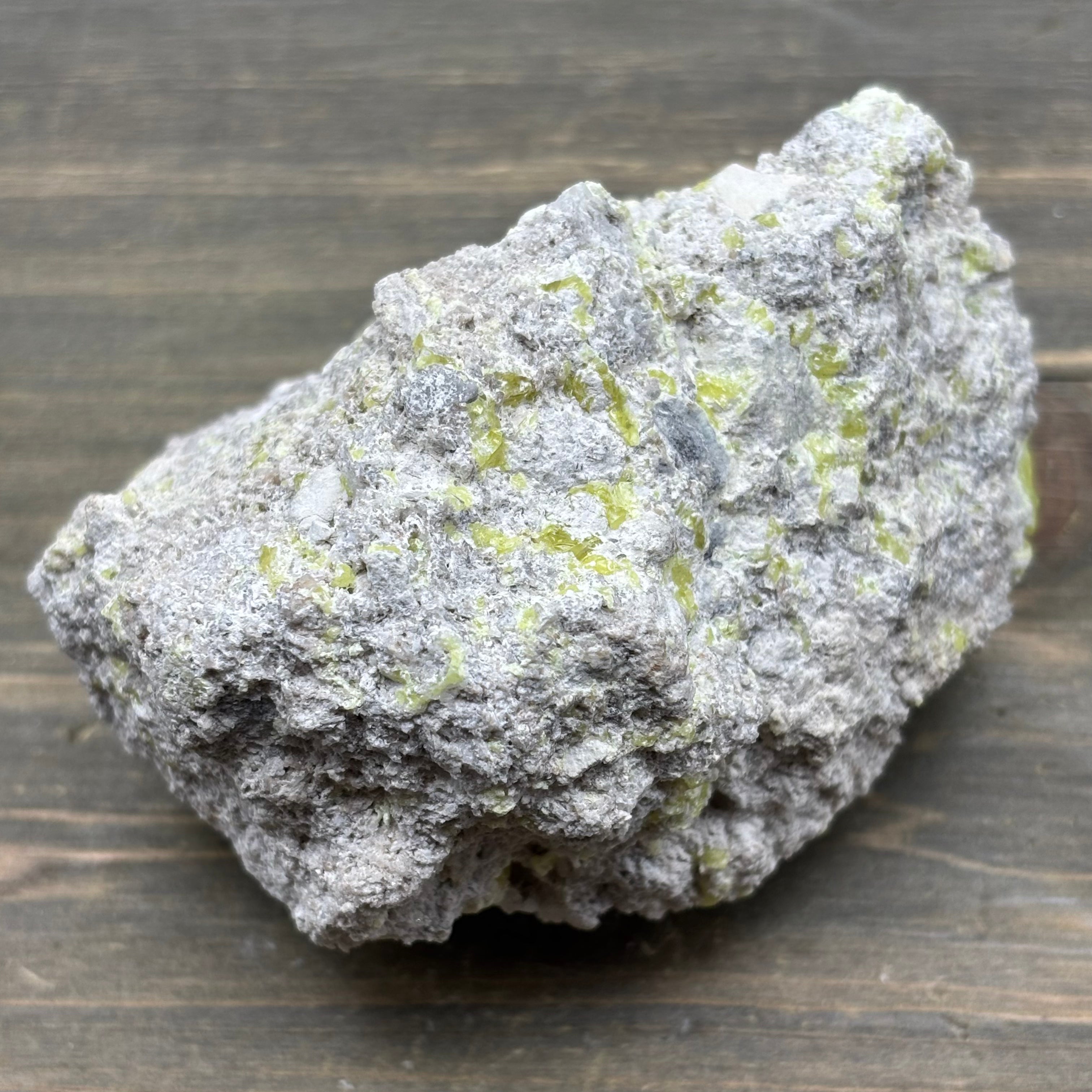 Sulfur on Quartz - 081