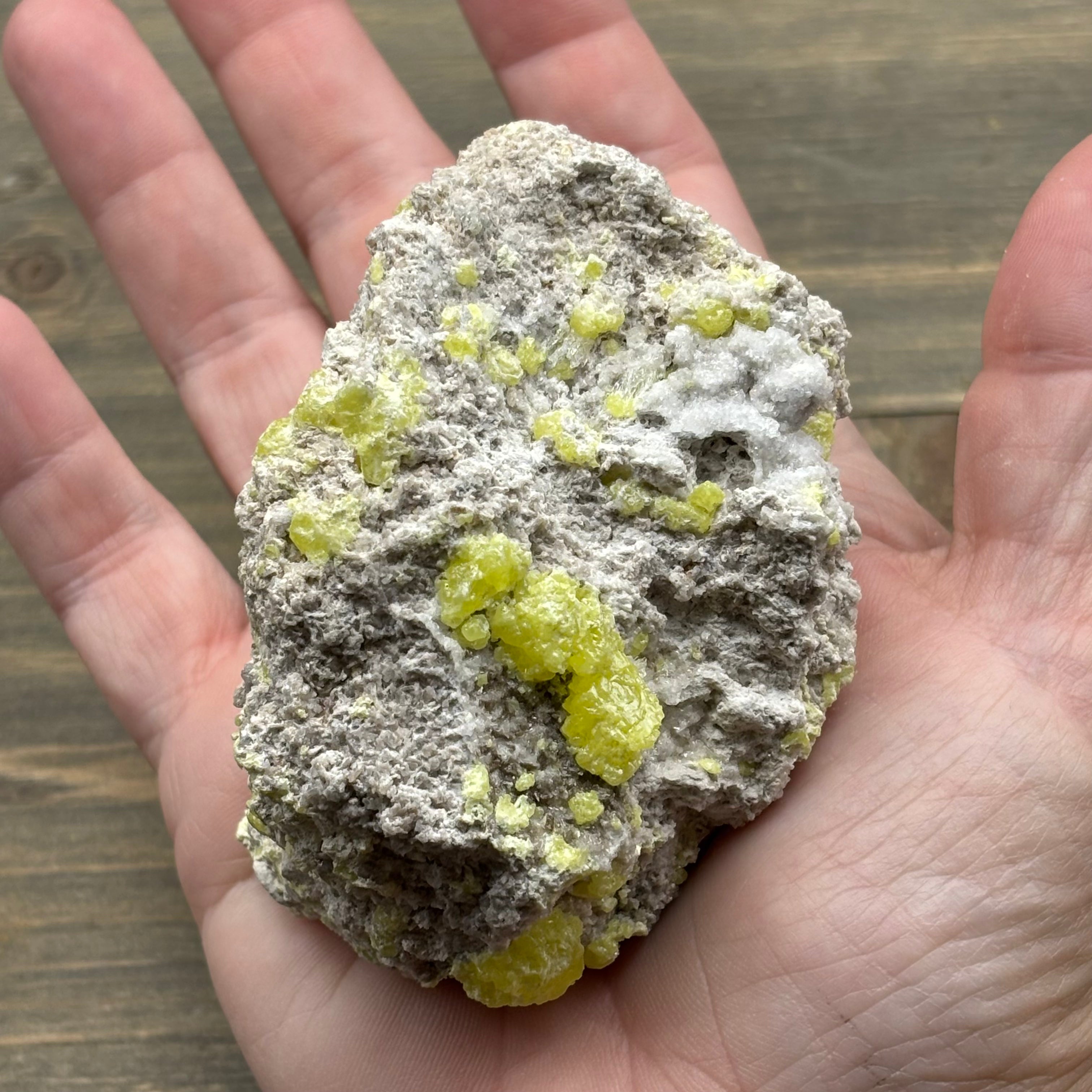 Sulfur on Quartz - 081