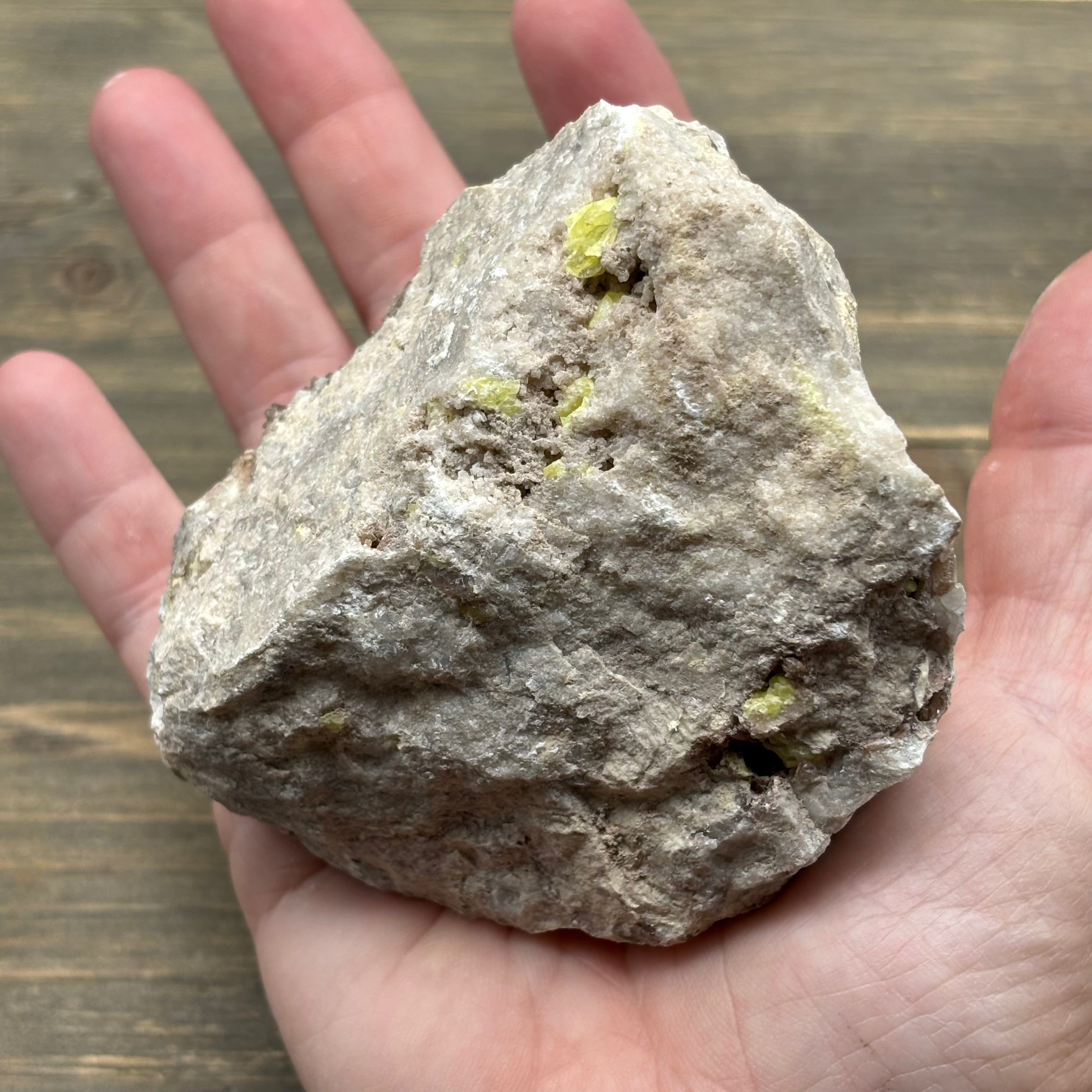 Sulfur on Quartz - 084