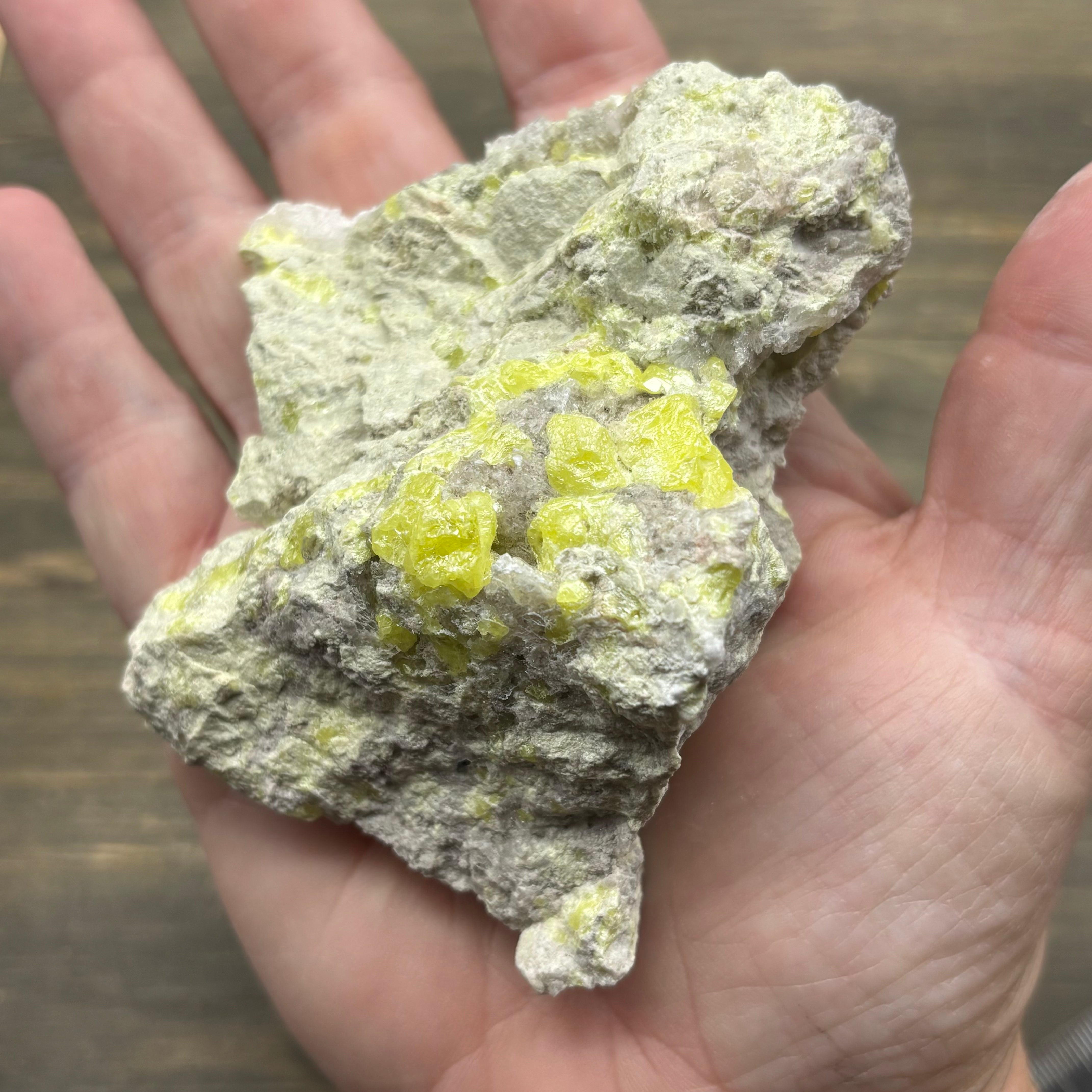 Sulfur on Quartz - 085