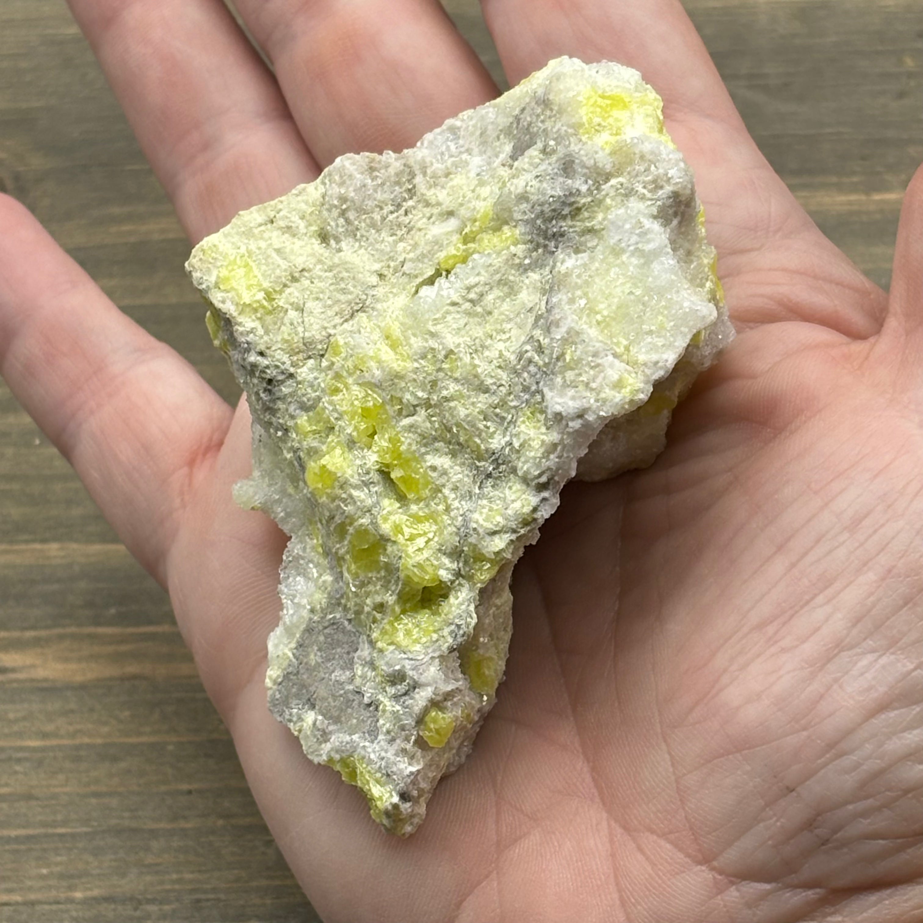 Sulfur on Quartz - 086
