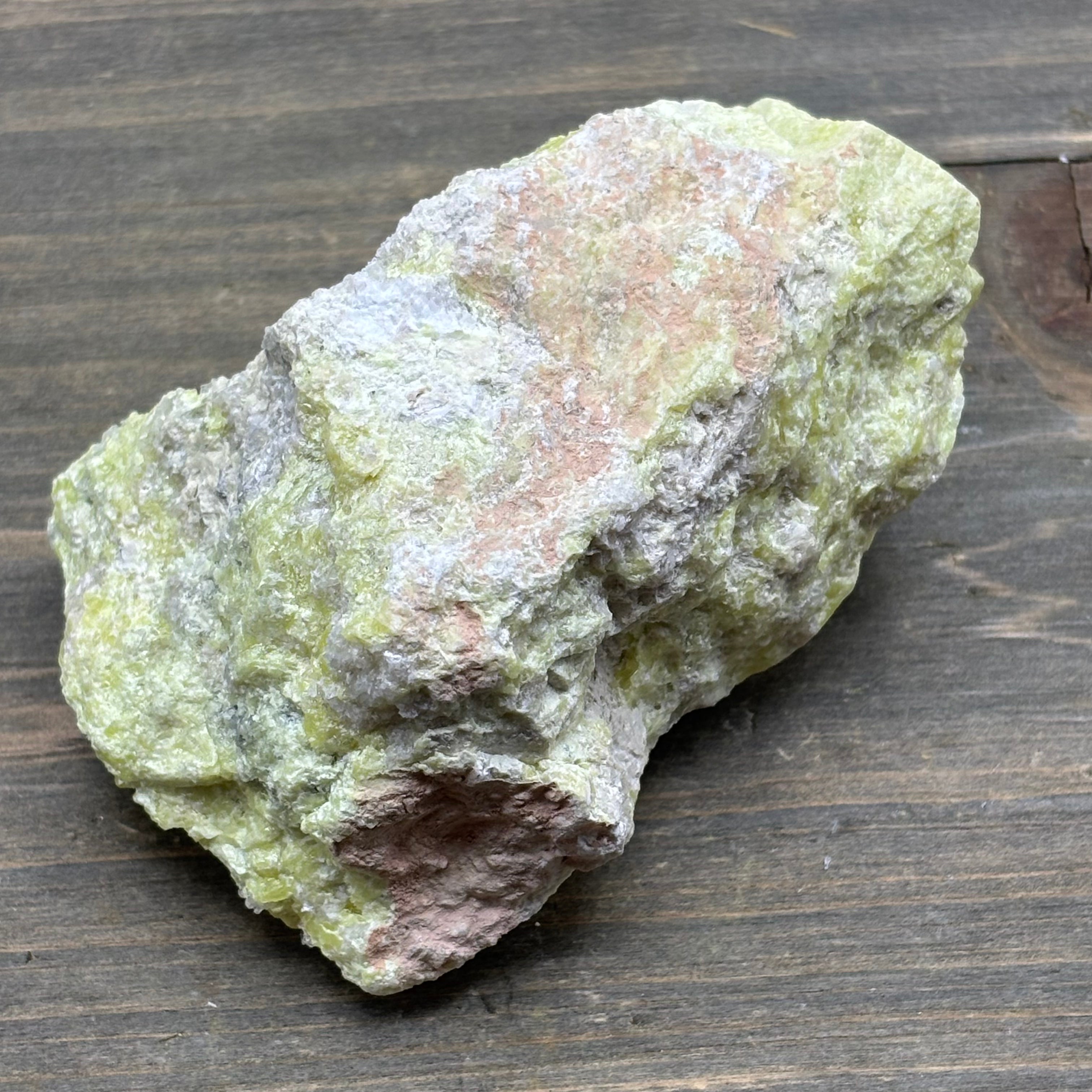 Sulfur on Quartz - 089