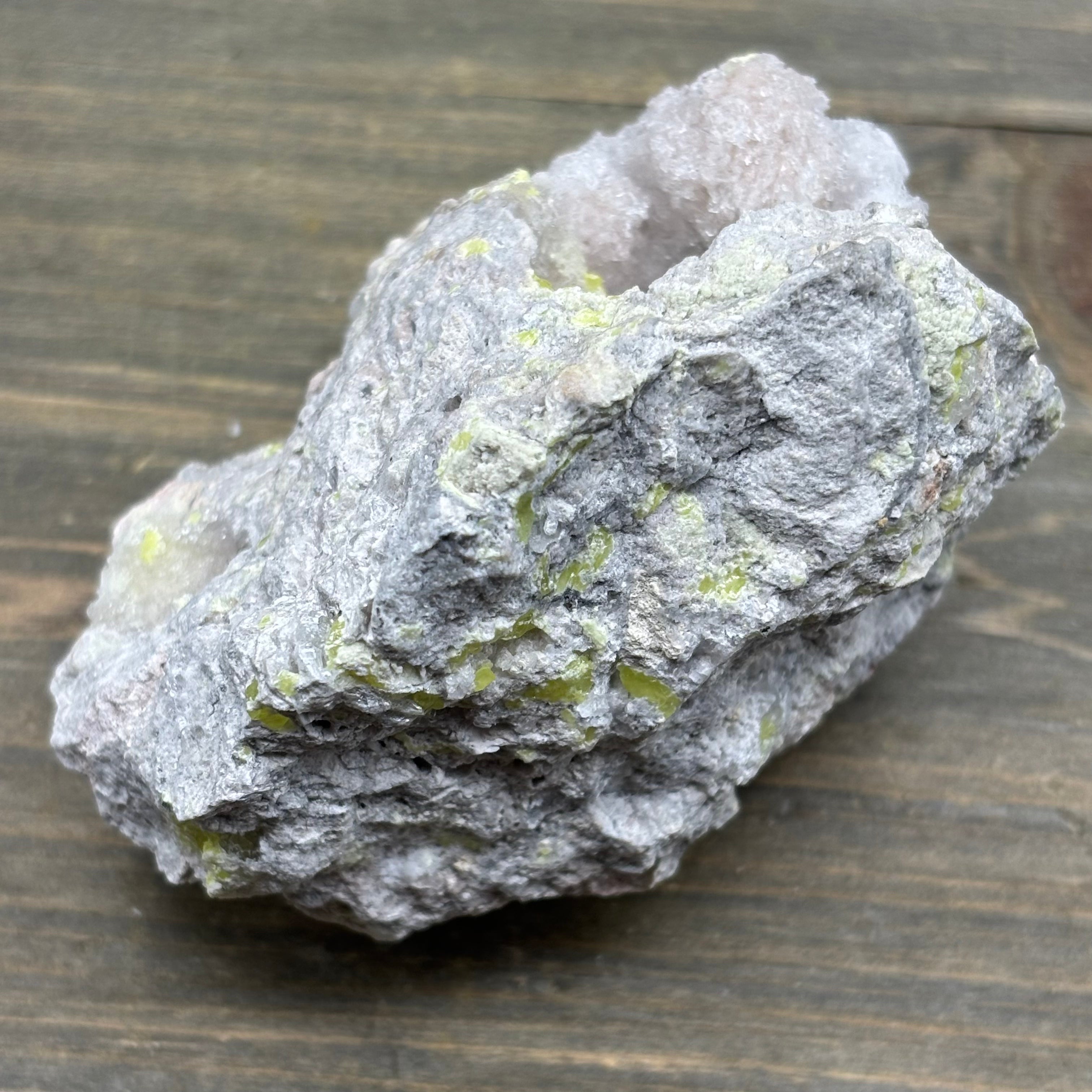 Sulfur on Quartz - 098