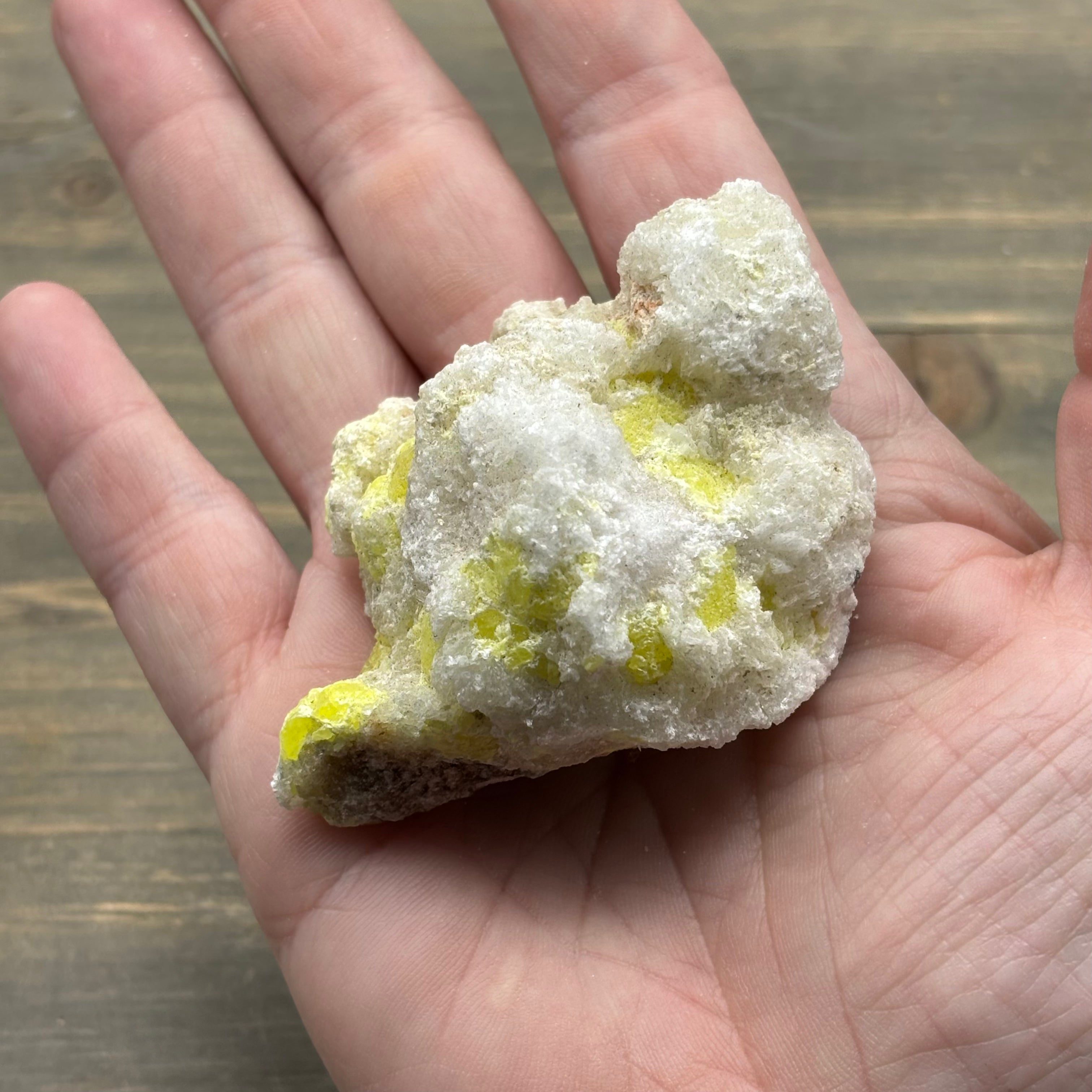 Sulfur on Quartz - 112