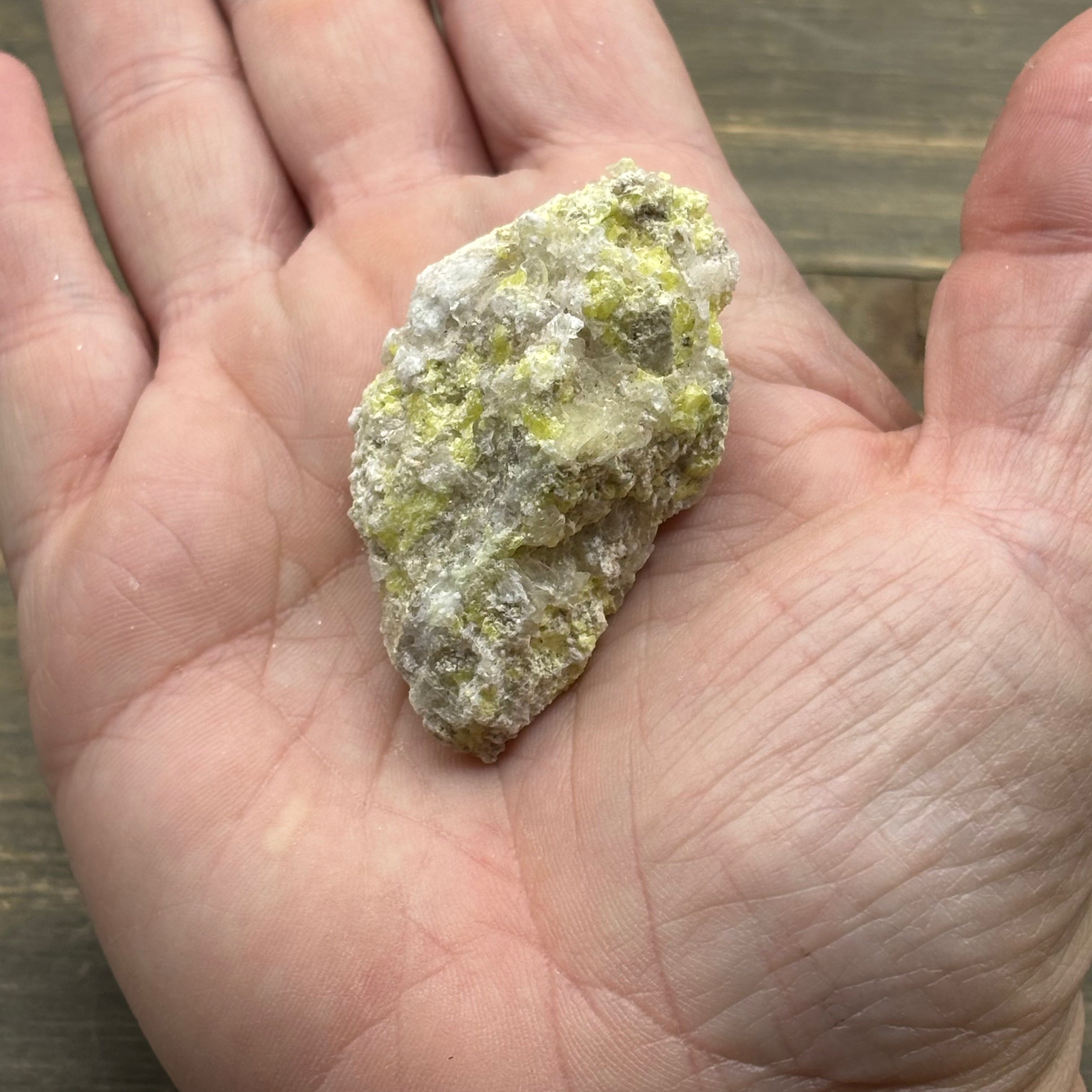 Sulfur on Quartz - 113