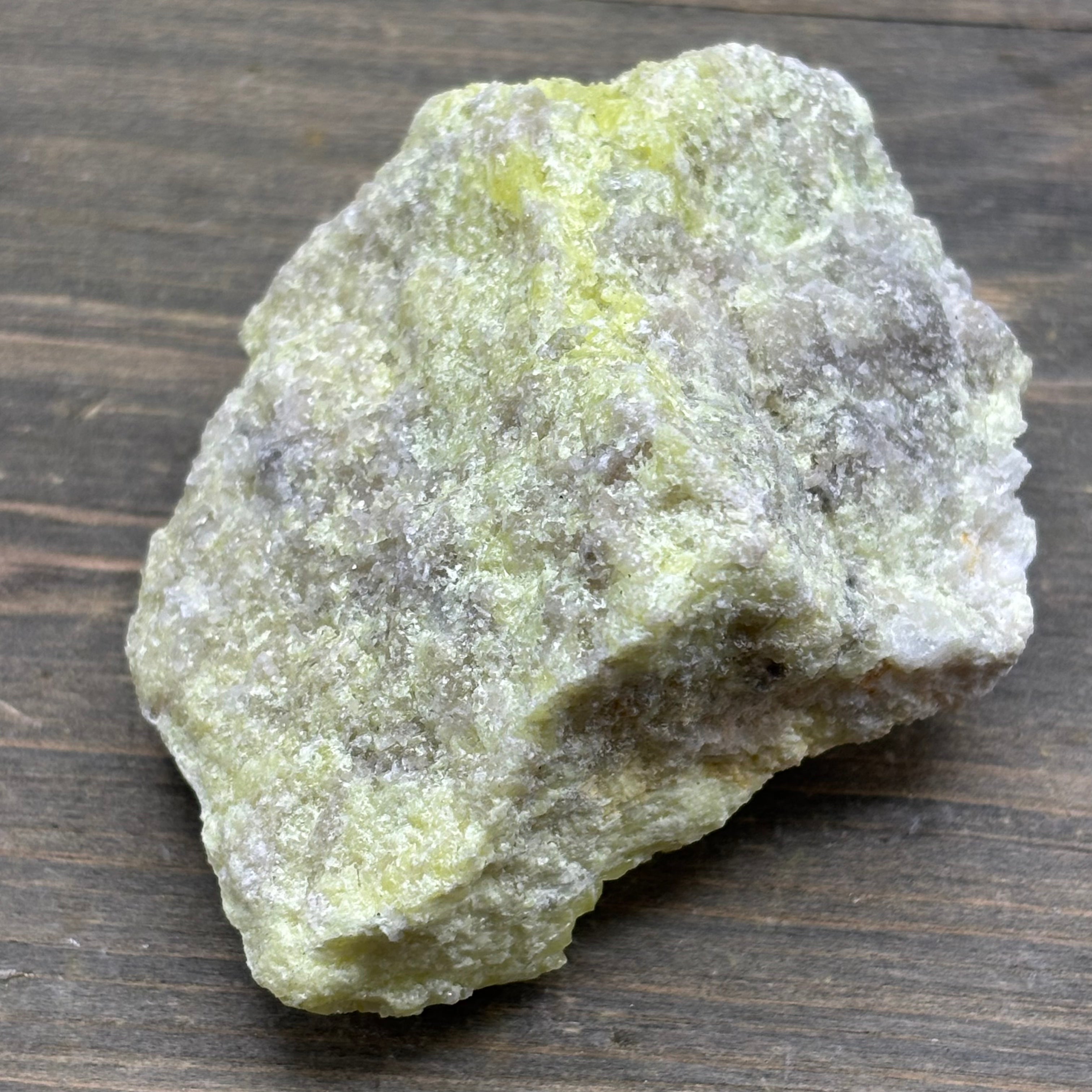 Sulfur on Quartz - 114