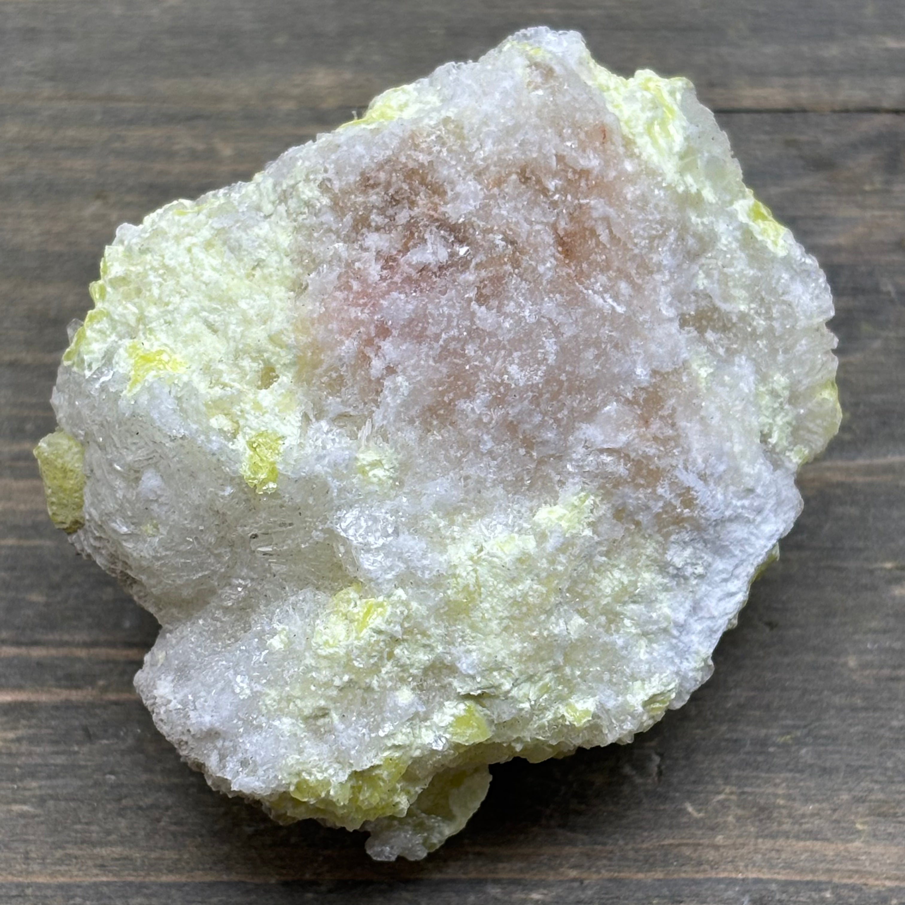 Sulfur on Quartz - 120