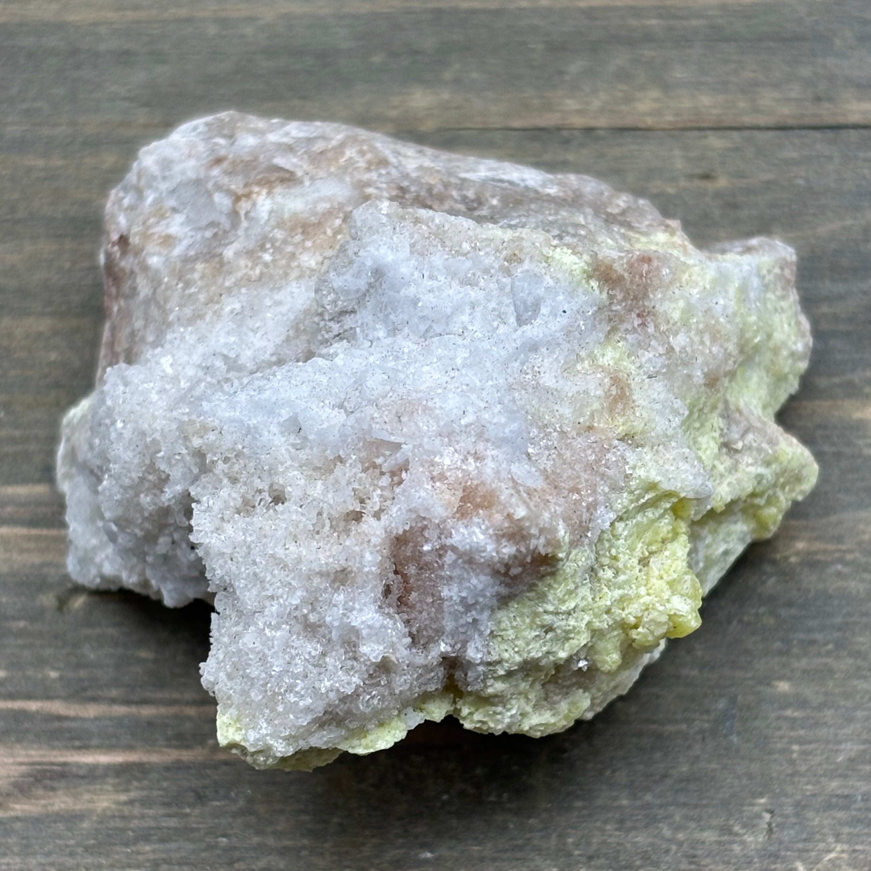 Sulfur on Quartz - 121