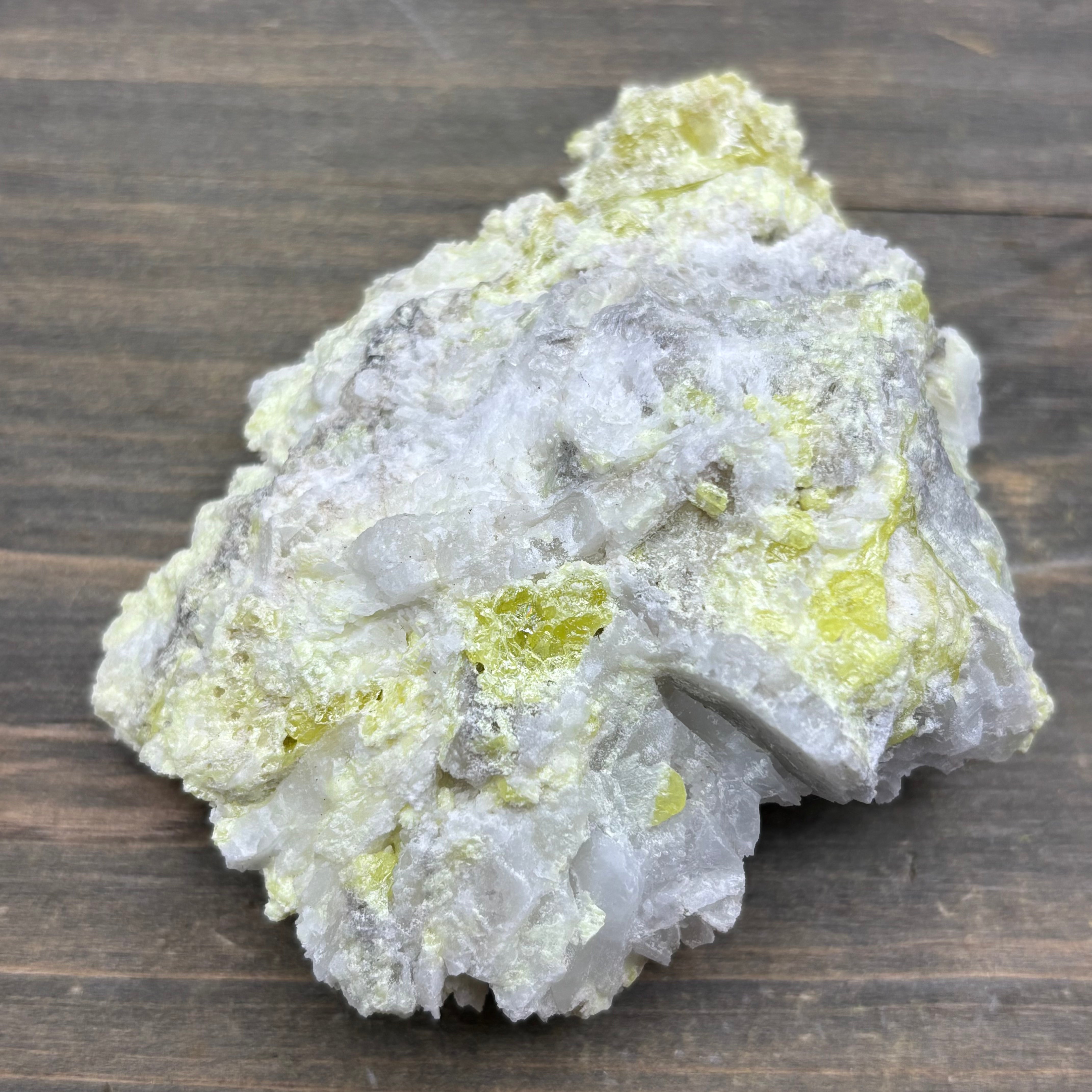 Sulfur on Quartz - 122