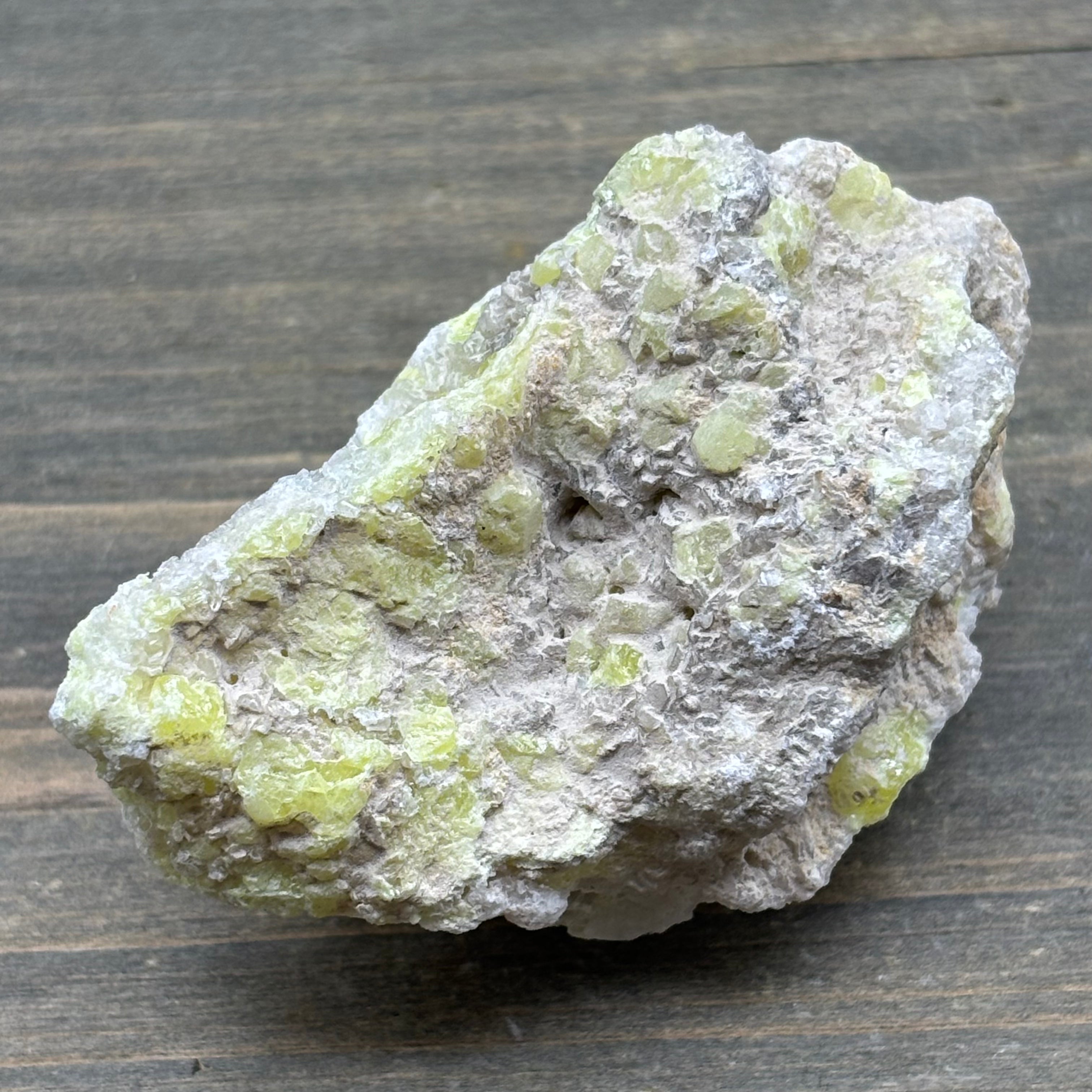 Sulfur on Quartz - 124