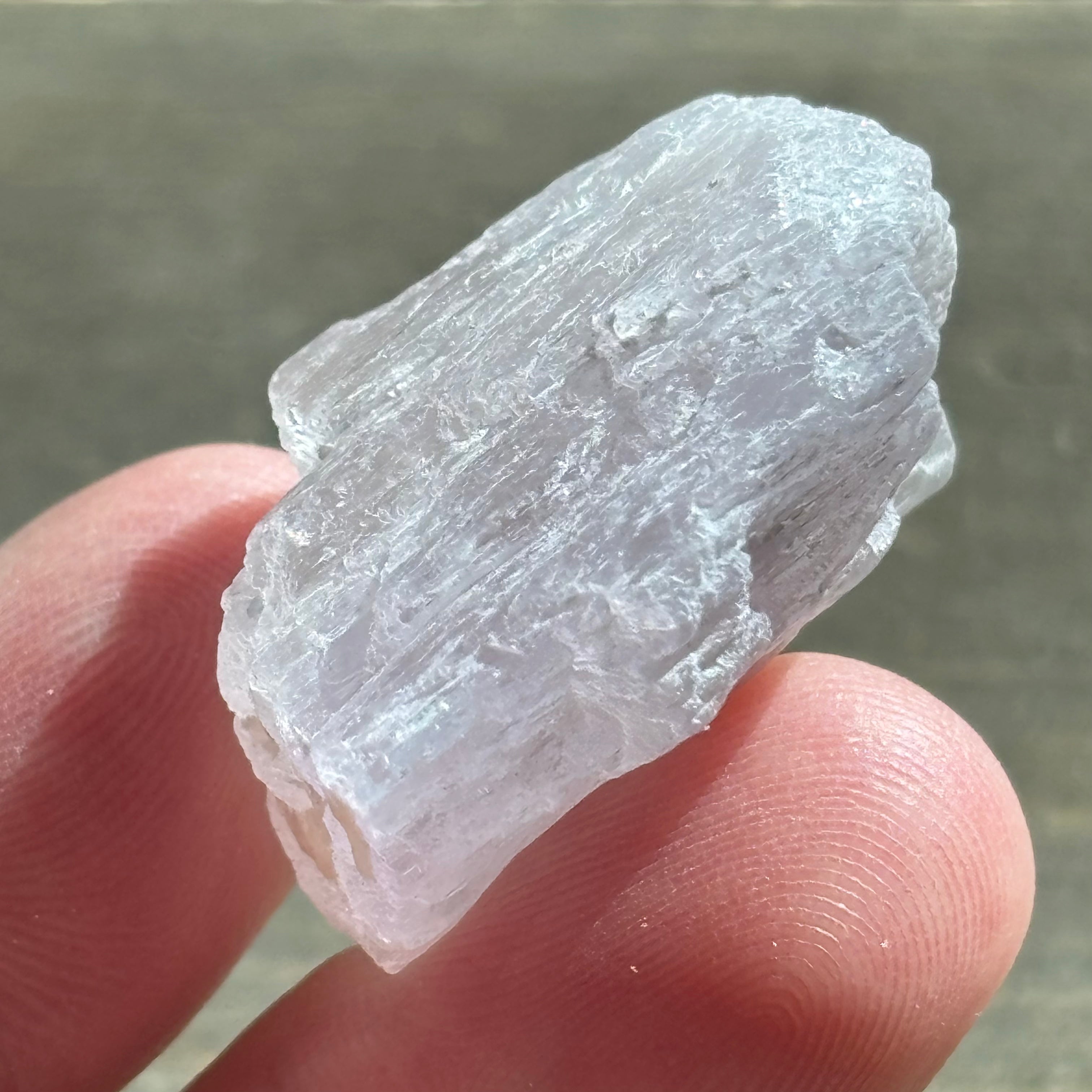 Kunzite (Spodumene) - 042