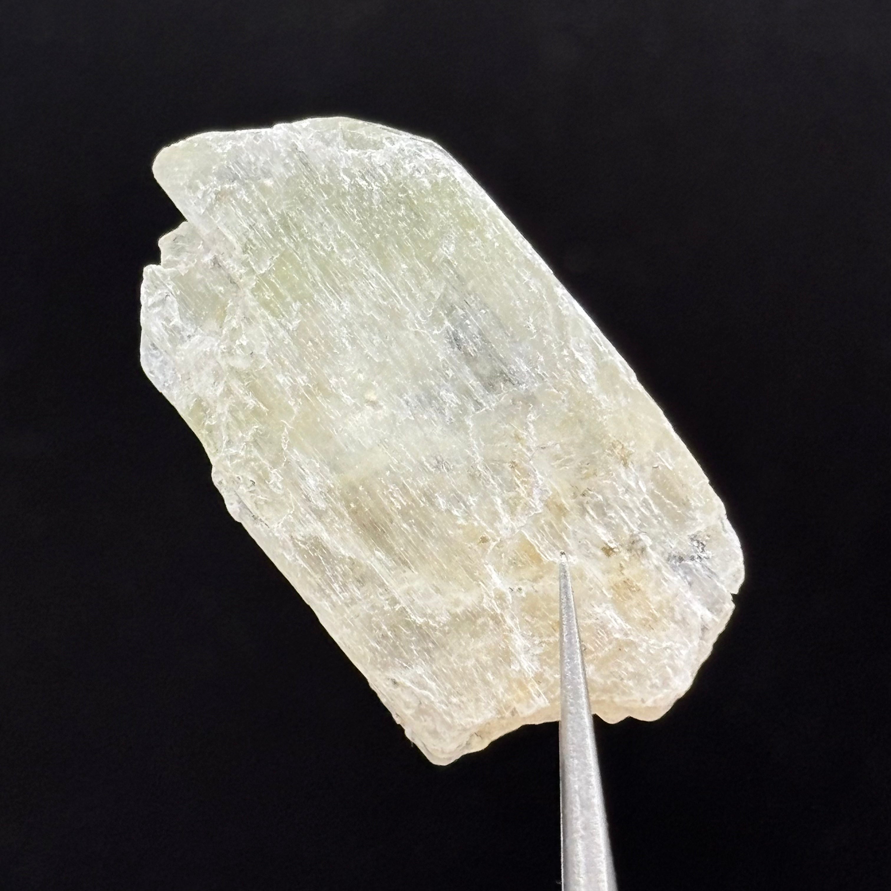 Kunzite (Spodumene) - 028