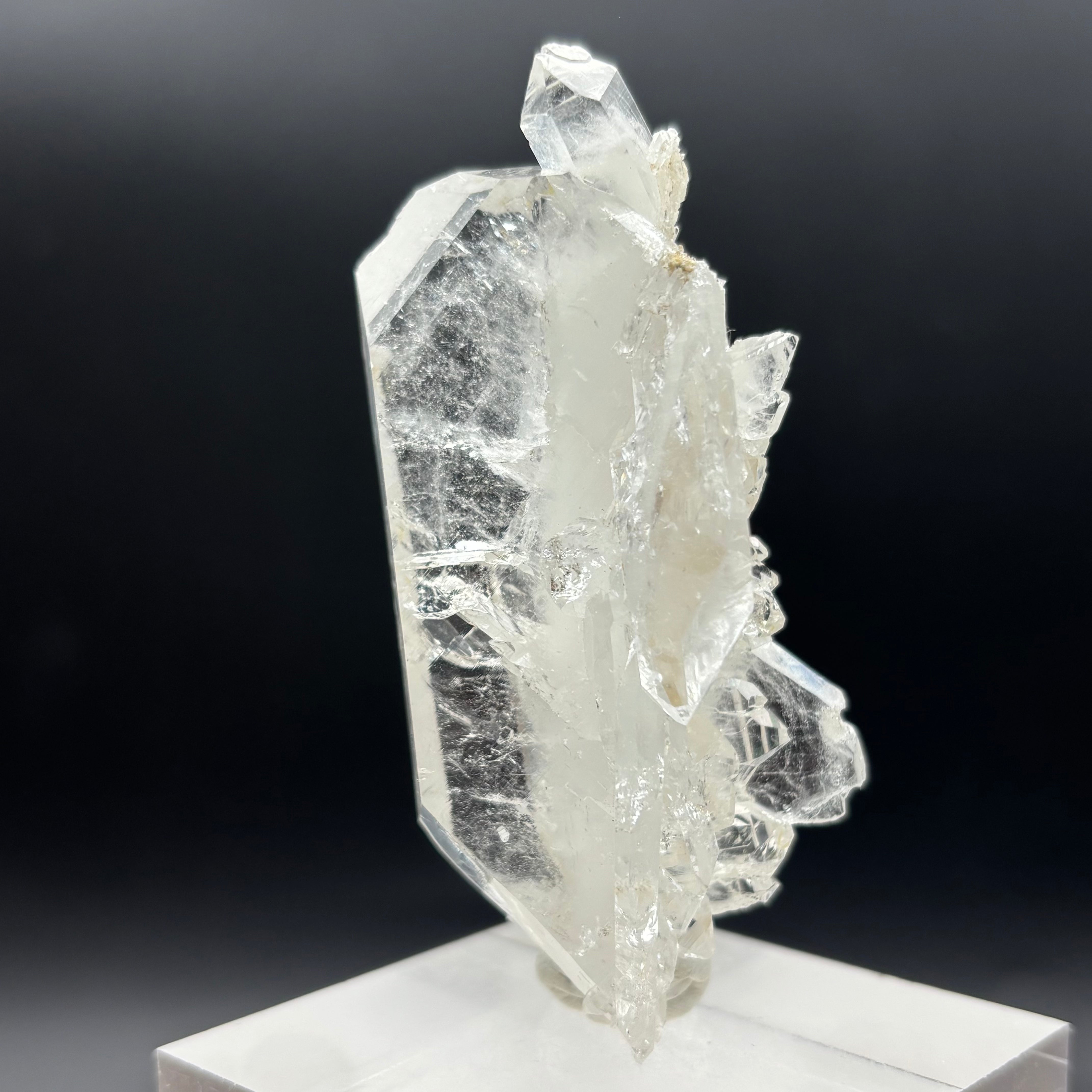 Highly Transparent Faden Quartz - 170