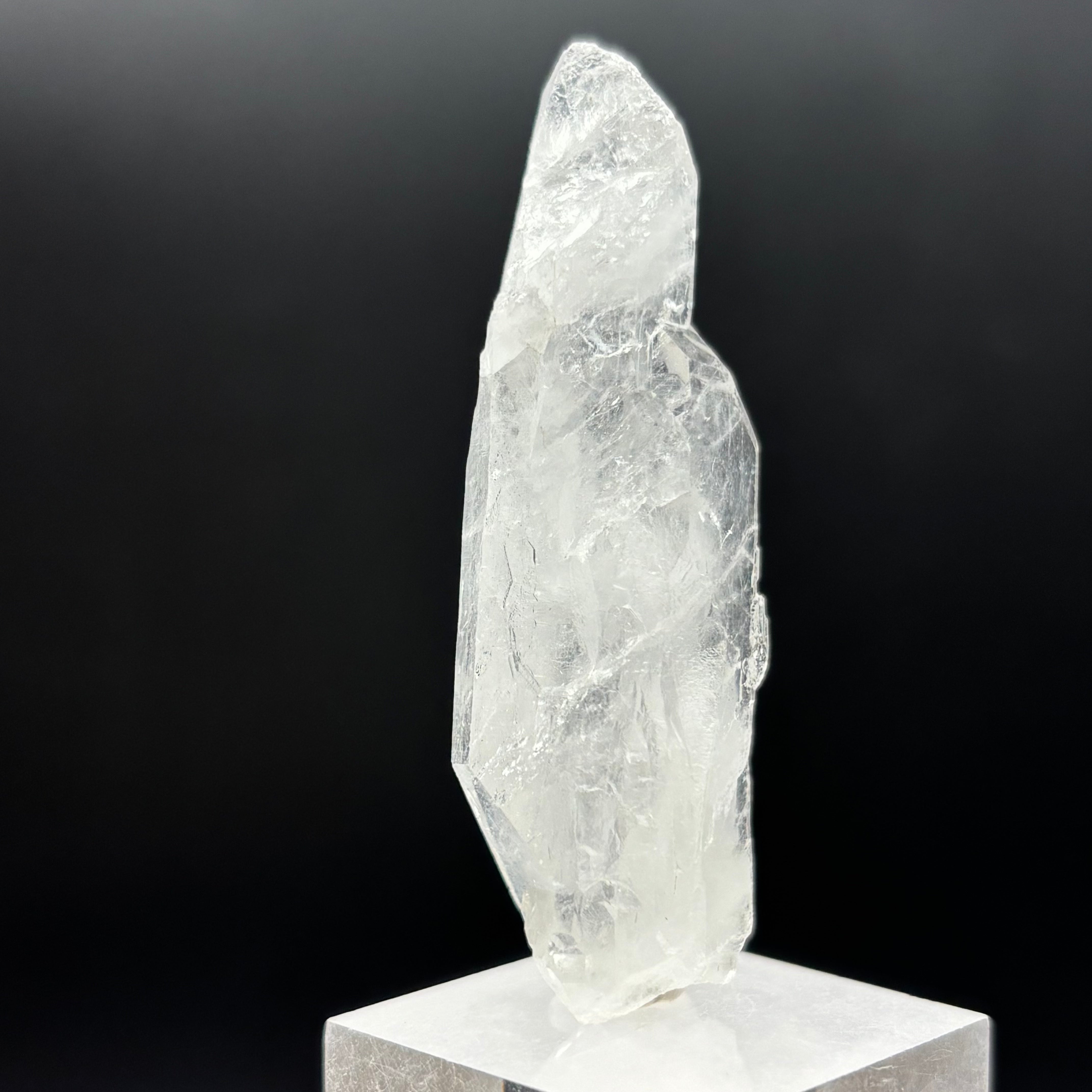 Highly Transparent Faden Quartz - 192