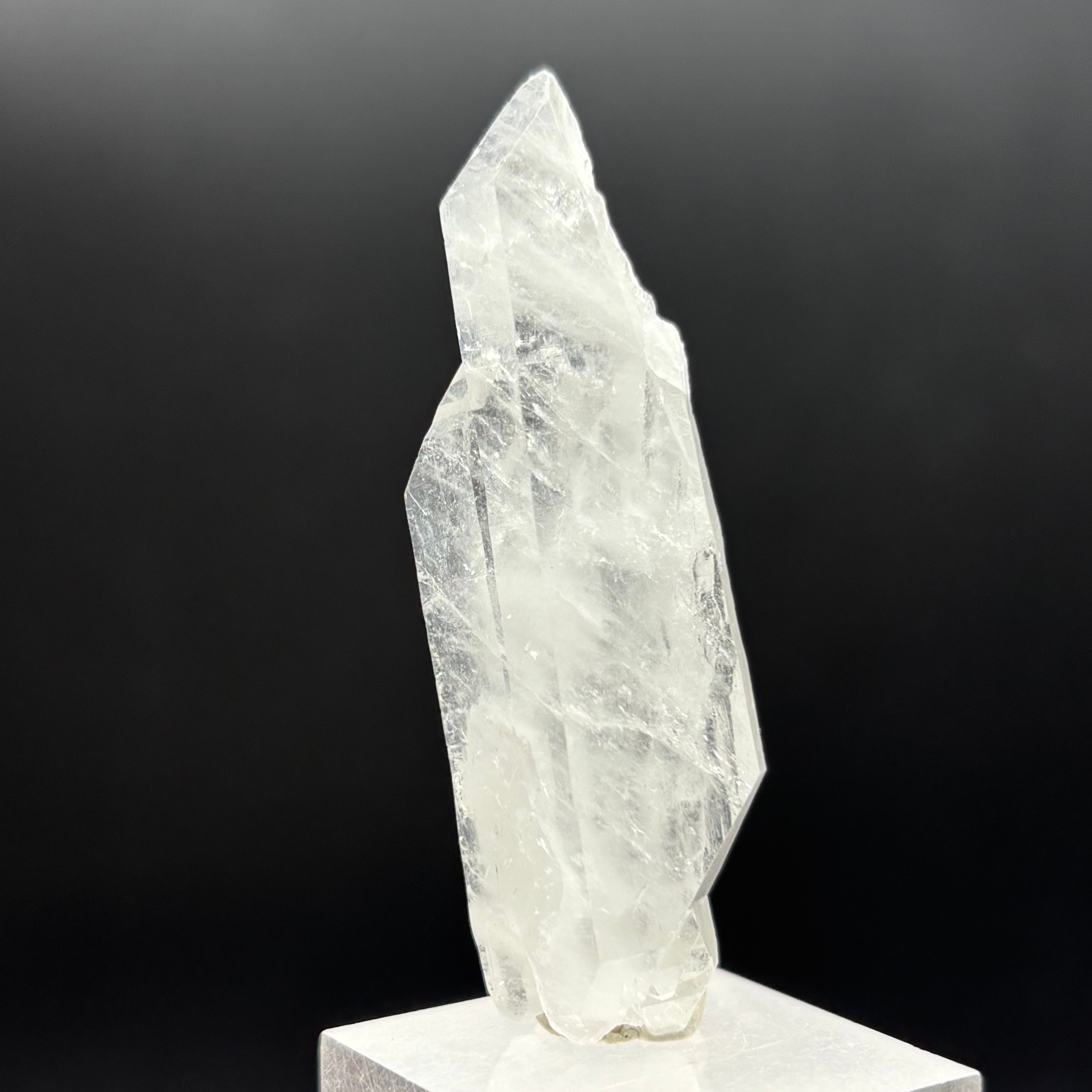 Highly Transparent Faden Quartz - 192