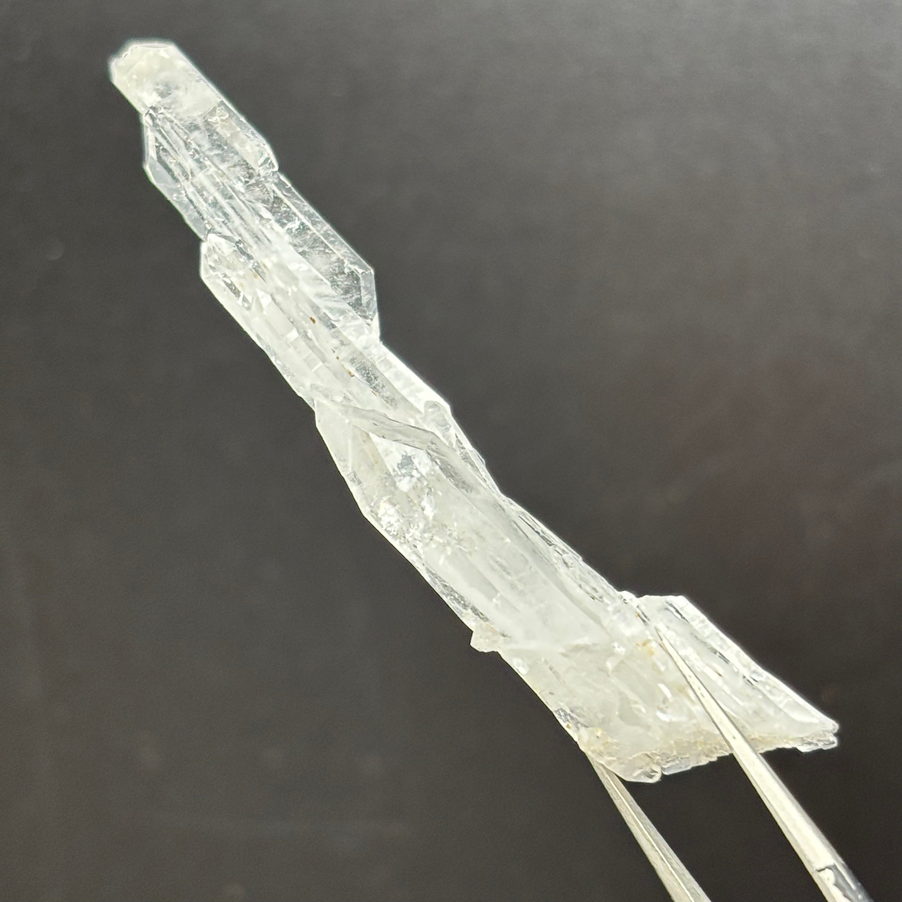 Highly Transparent Faden Quartz - 195