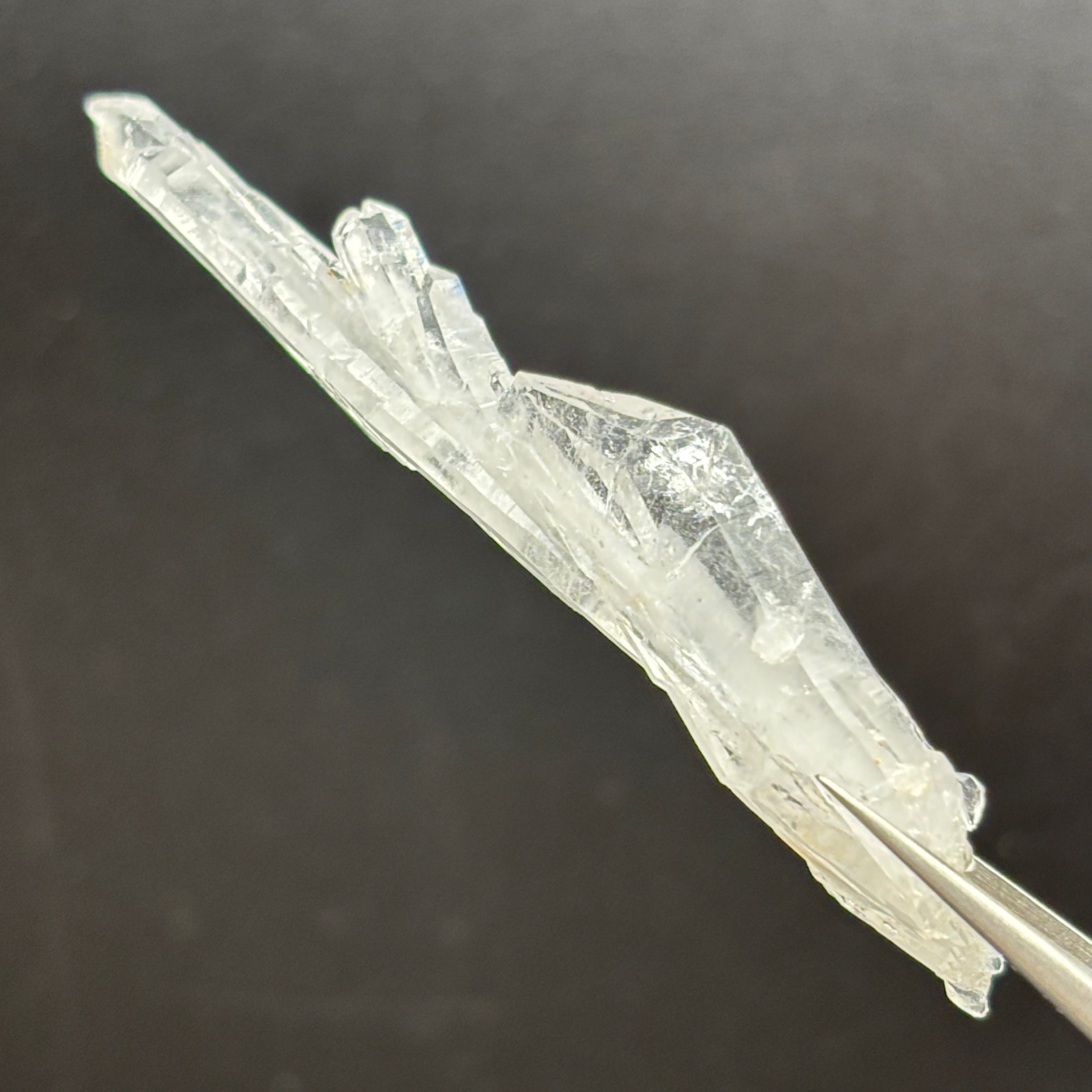 Highly Transparent Faden Quartz - 195