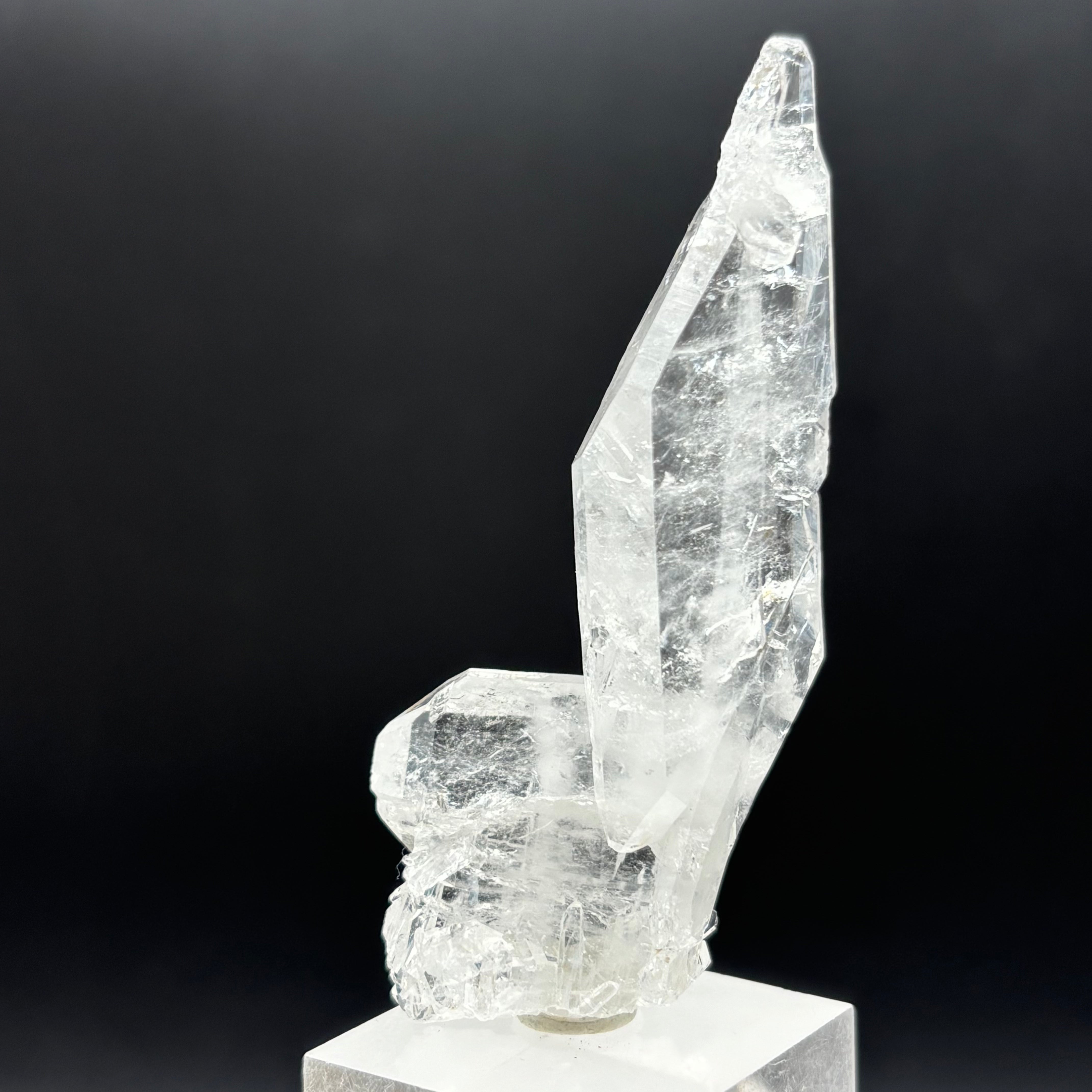 Highly Transparent Faden Quartz - 199