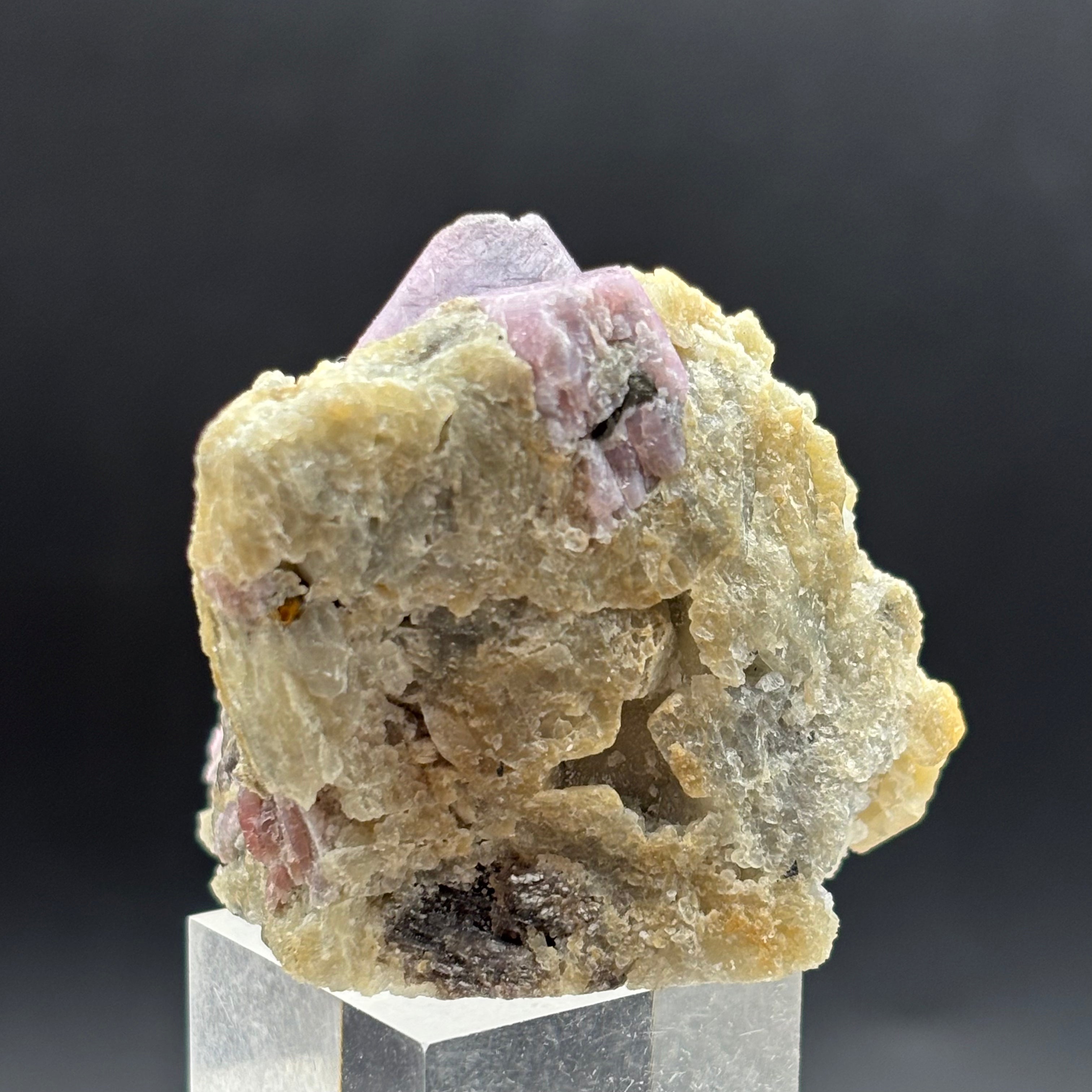 Rare Fluorescent Spinel - 028