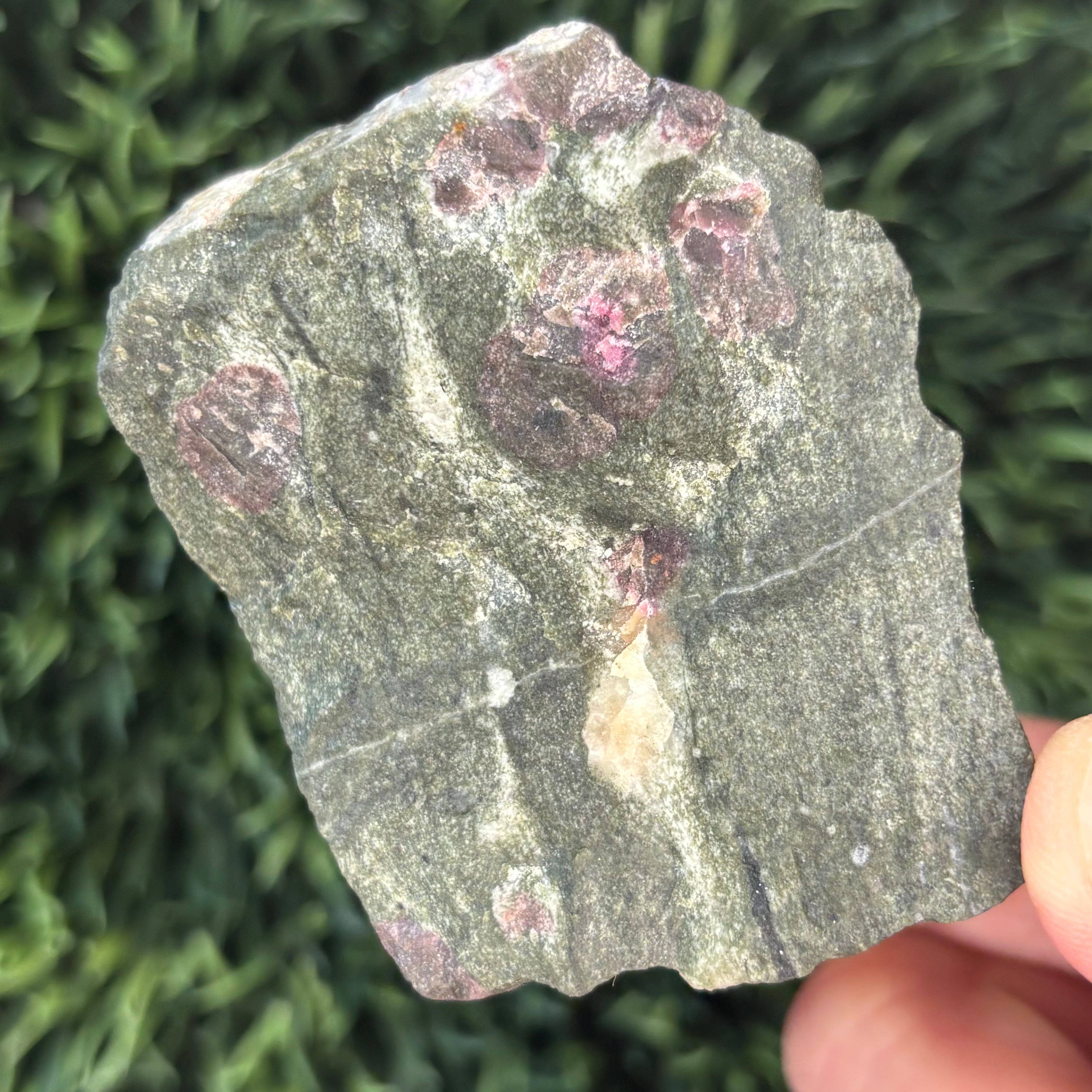Eudialyte - 005