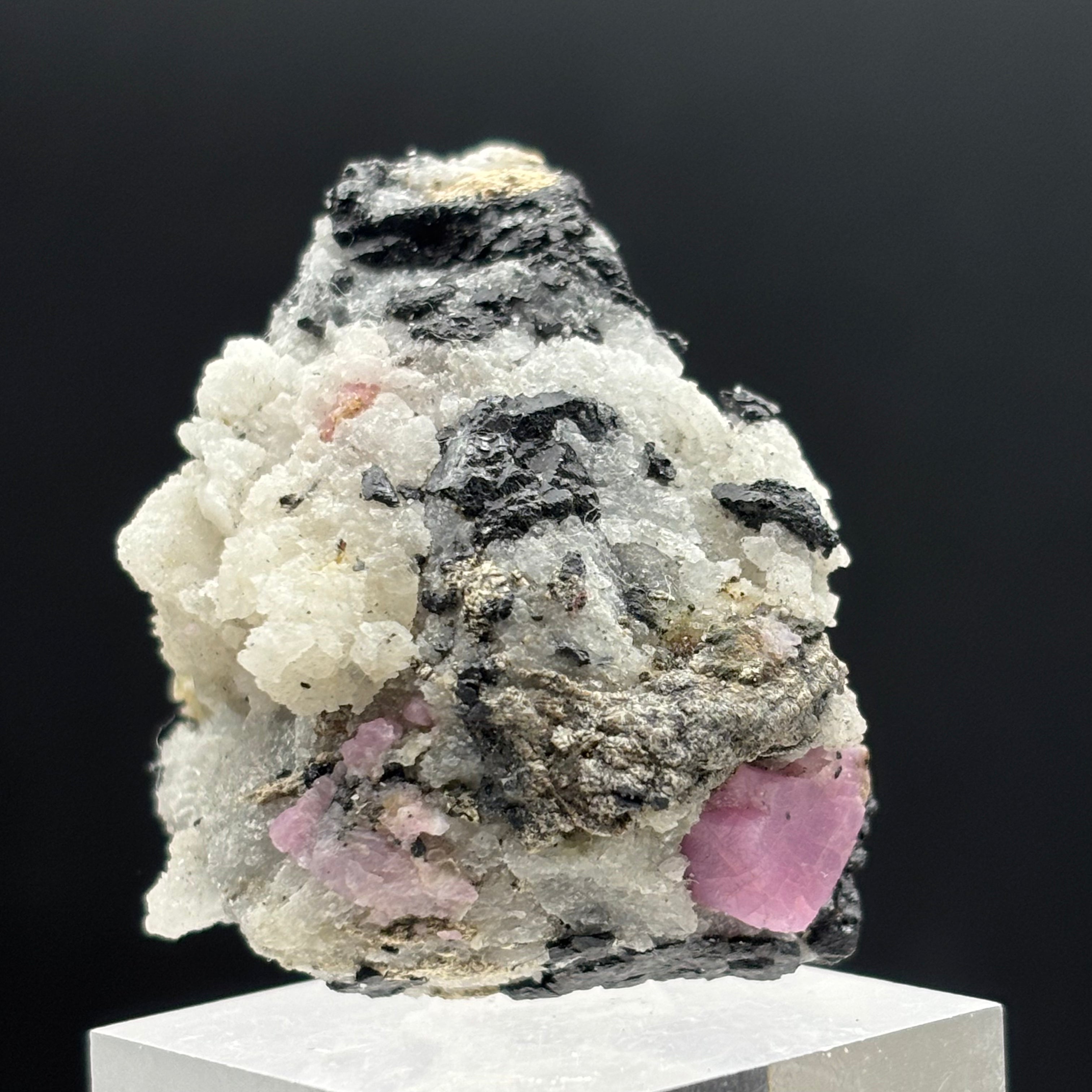 Rare Fluorescent Spinel - 057