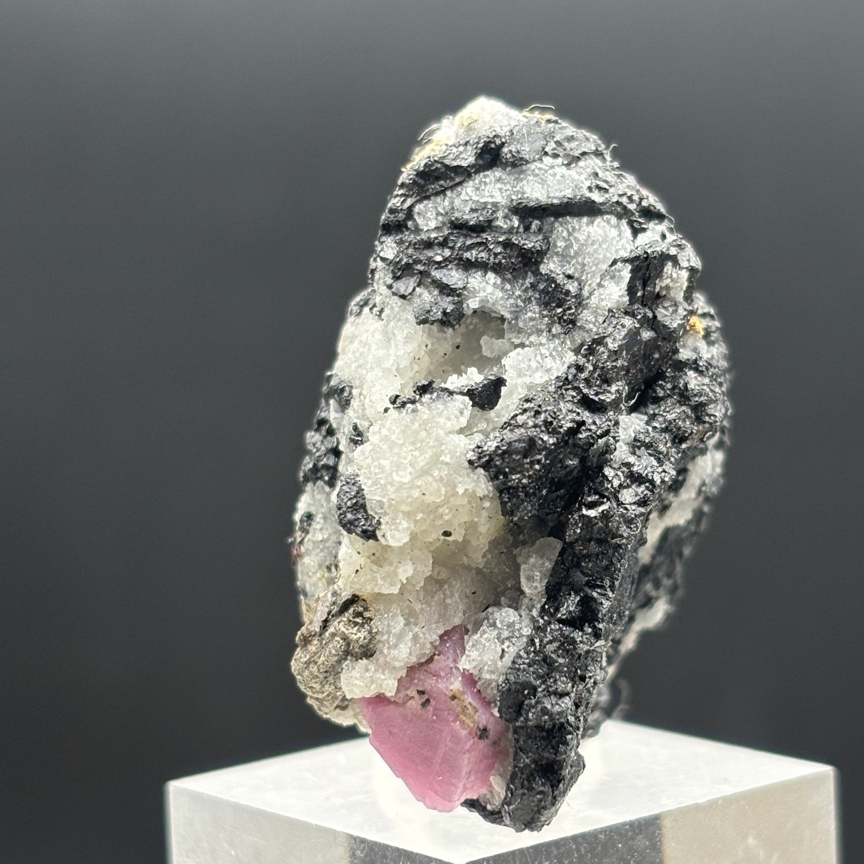 Rare Fluorescent Spinel - 057