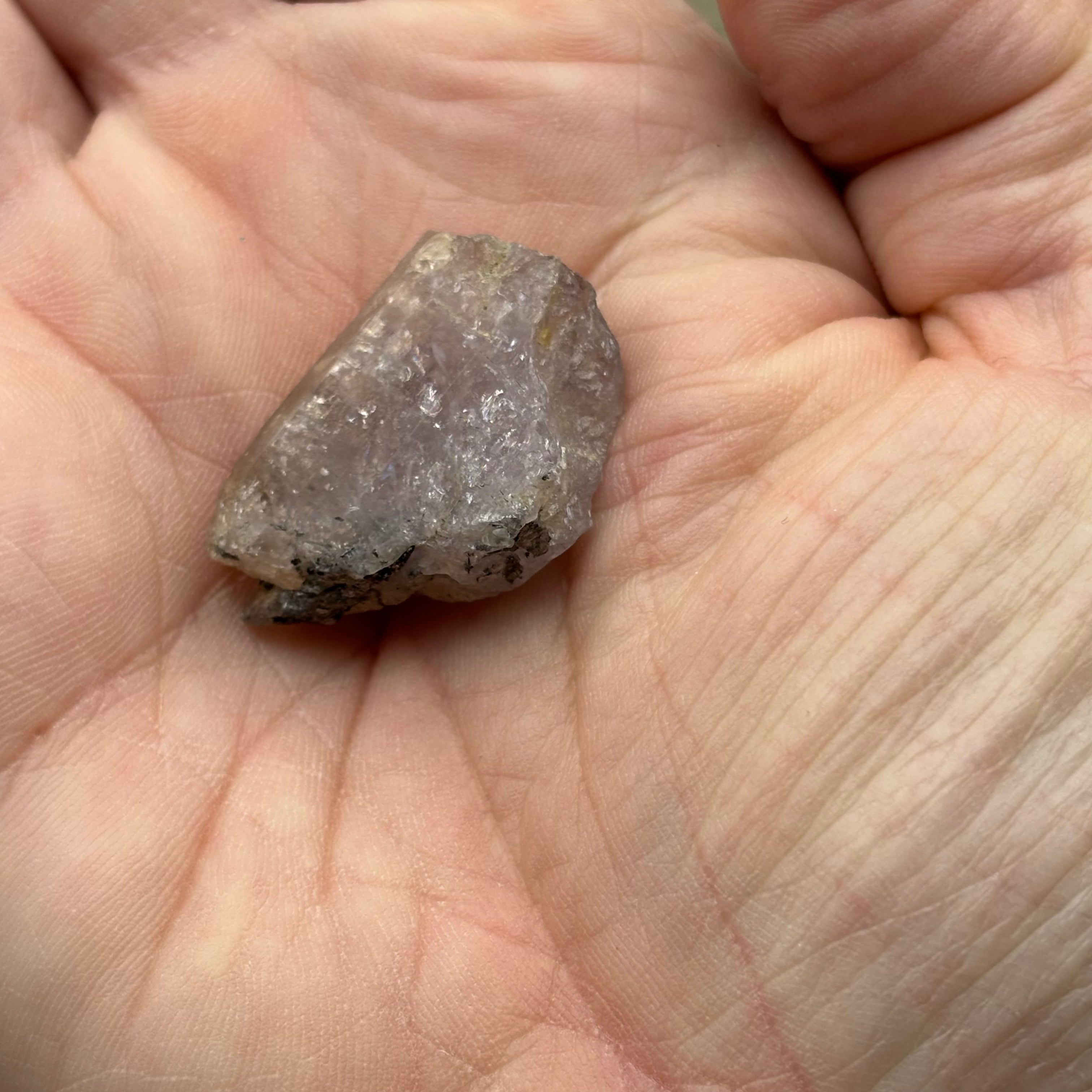 Fluorescent Mangano Axinite - 009