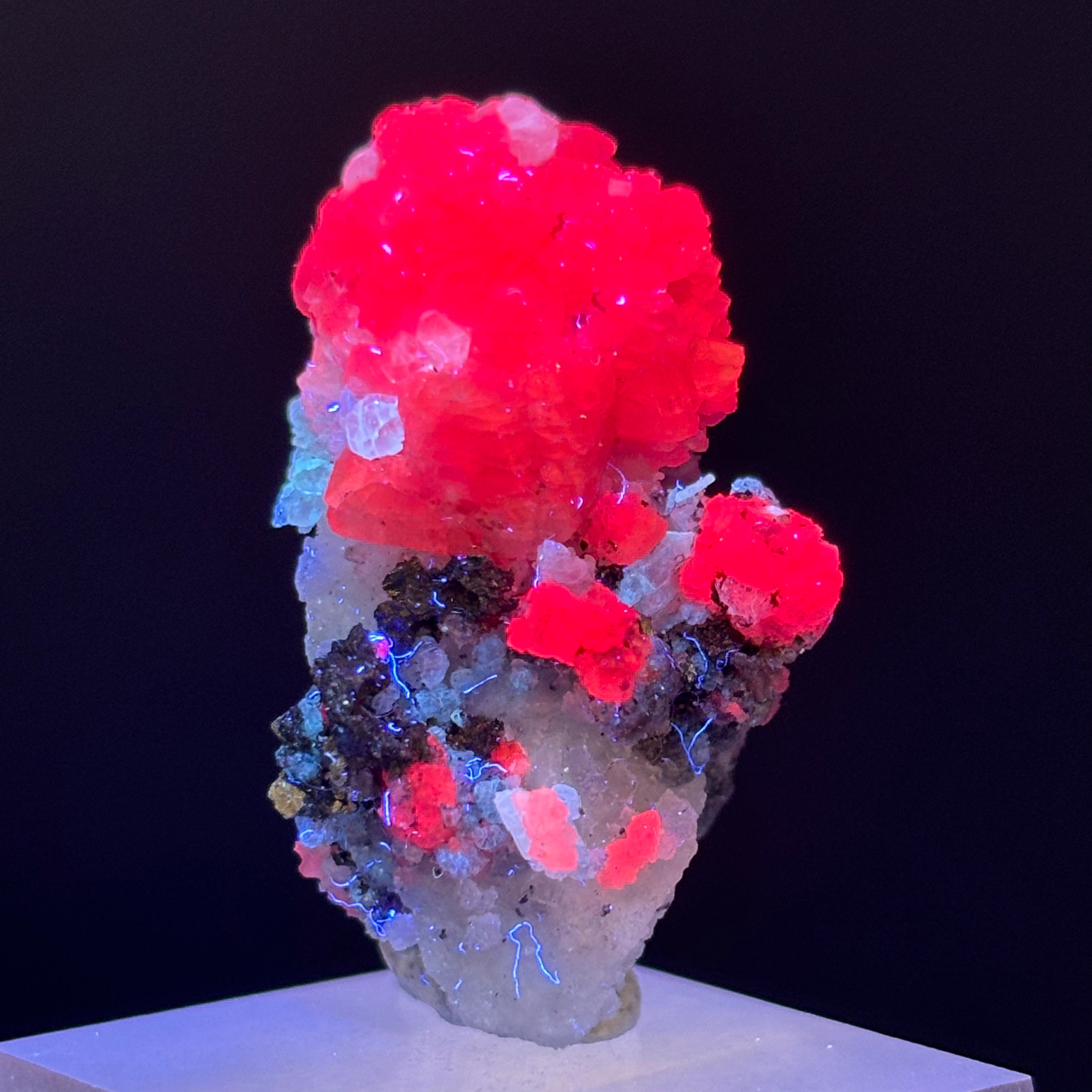 Rare Fluorescent Spinel - 101
