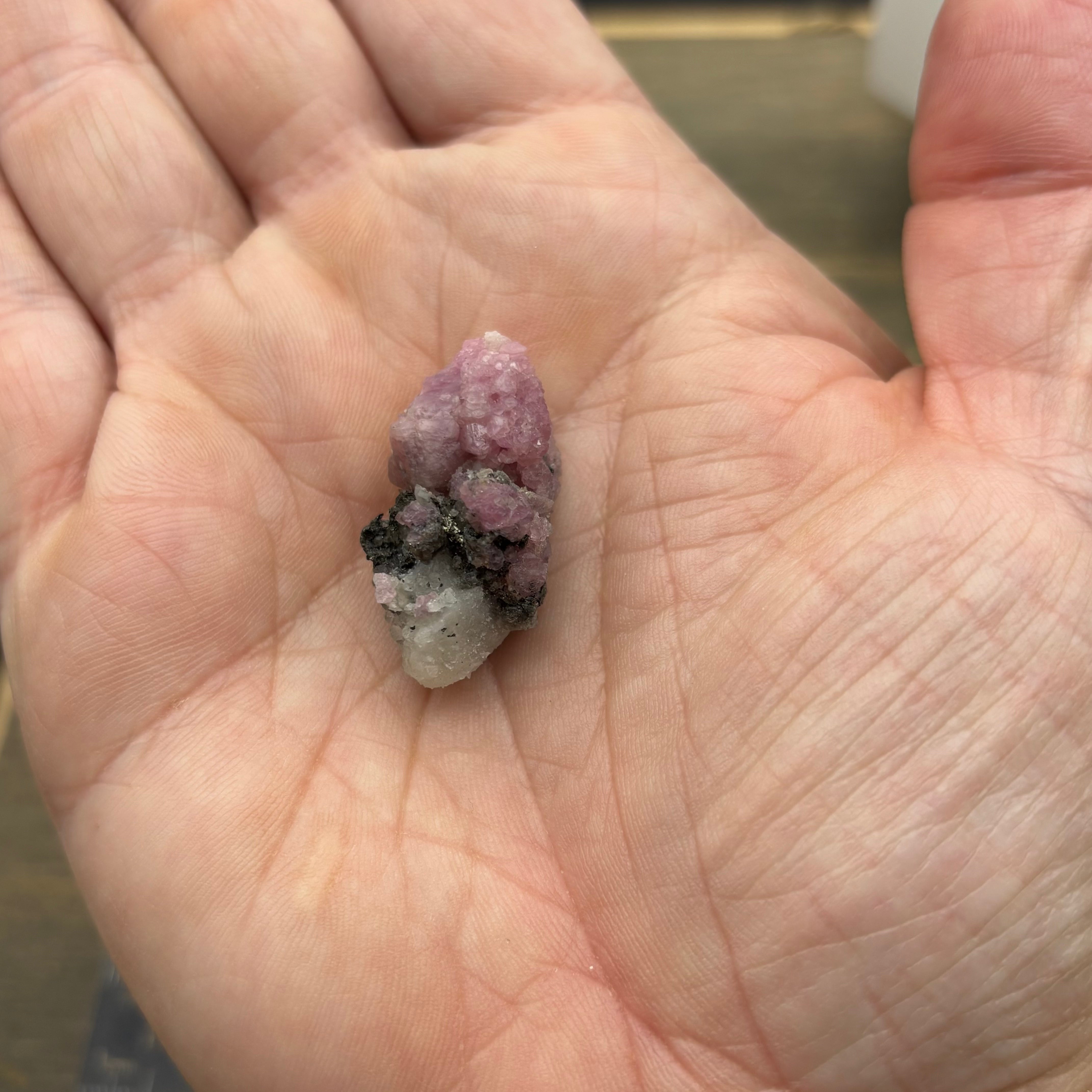 Rare Fluorescent Spinel - 101