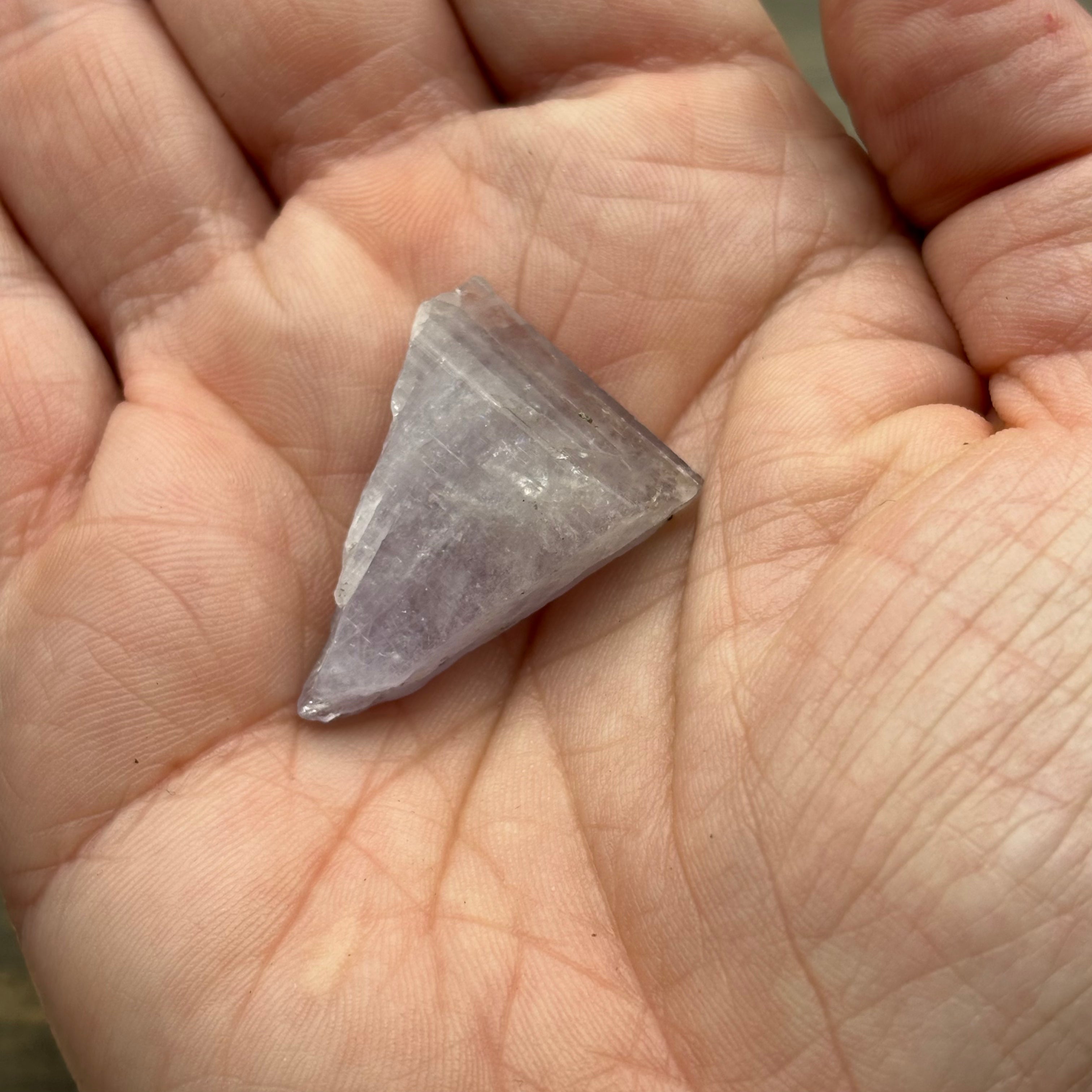 Fluorescent Mangano Axinite - 040