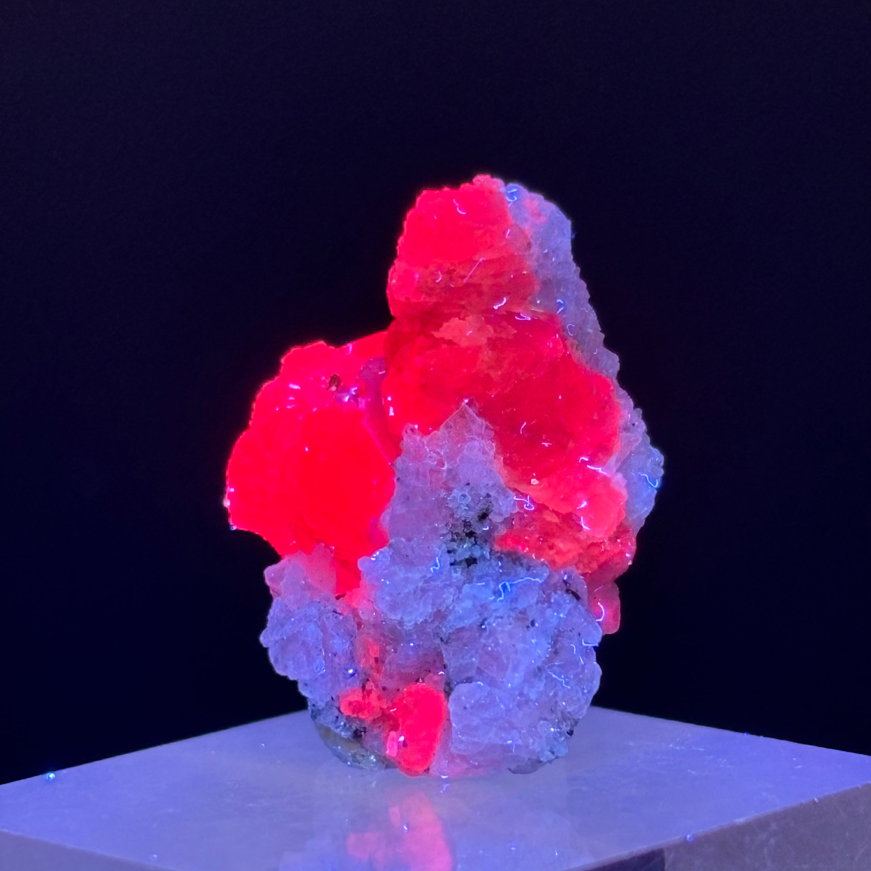 Rare Fluorescent Spinel - 139