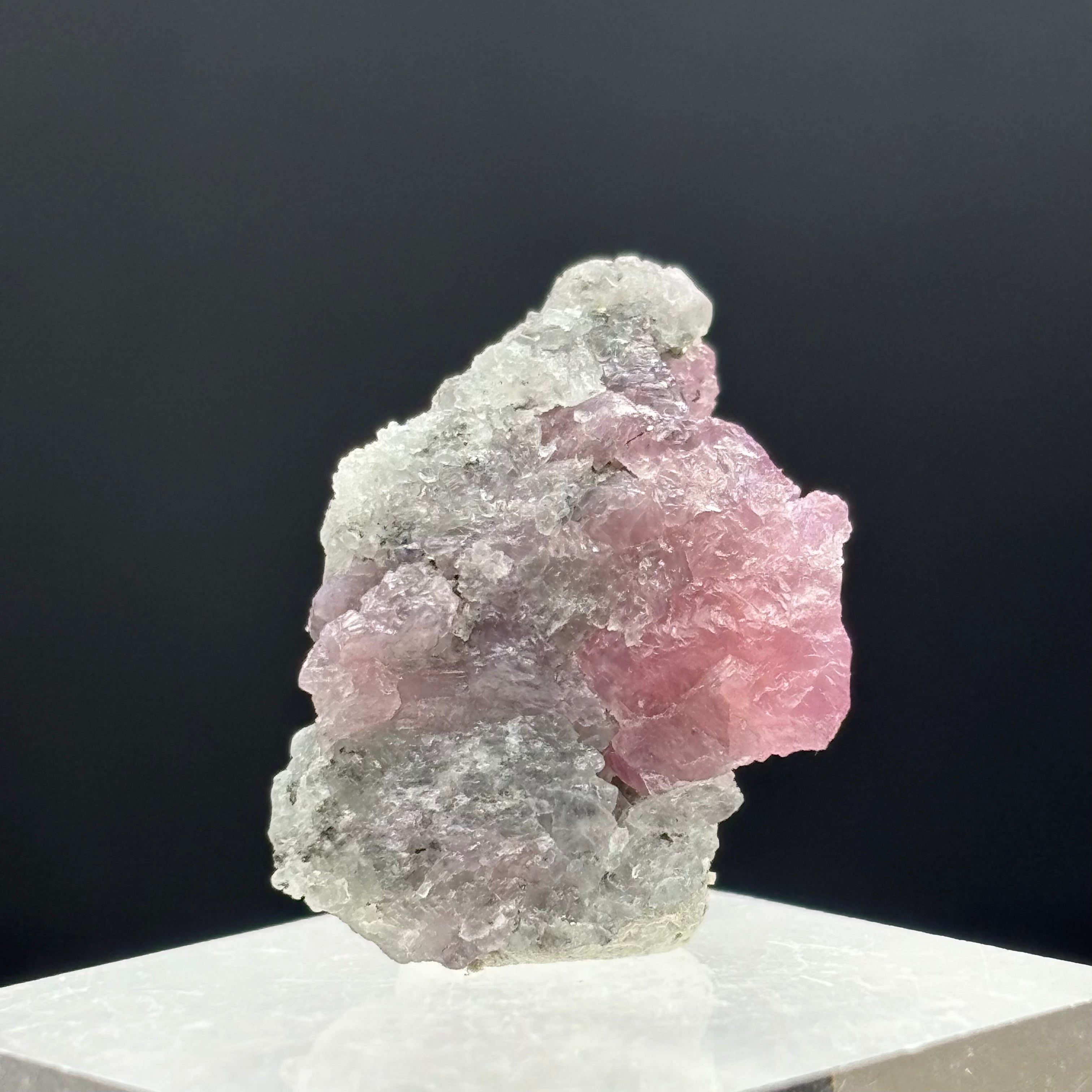 Rare Fluorescent Spinel - 139