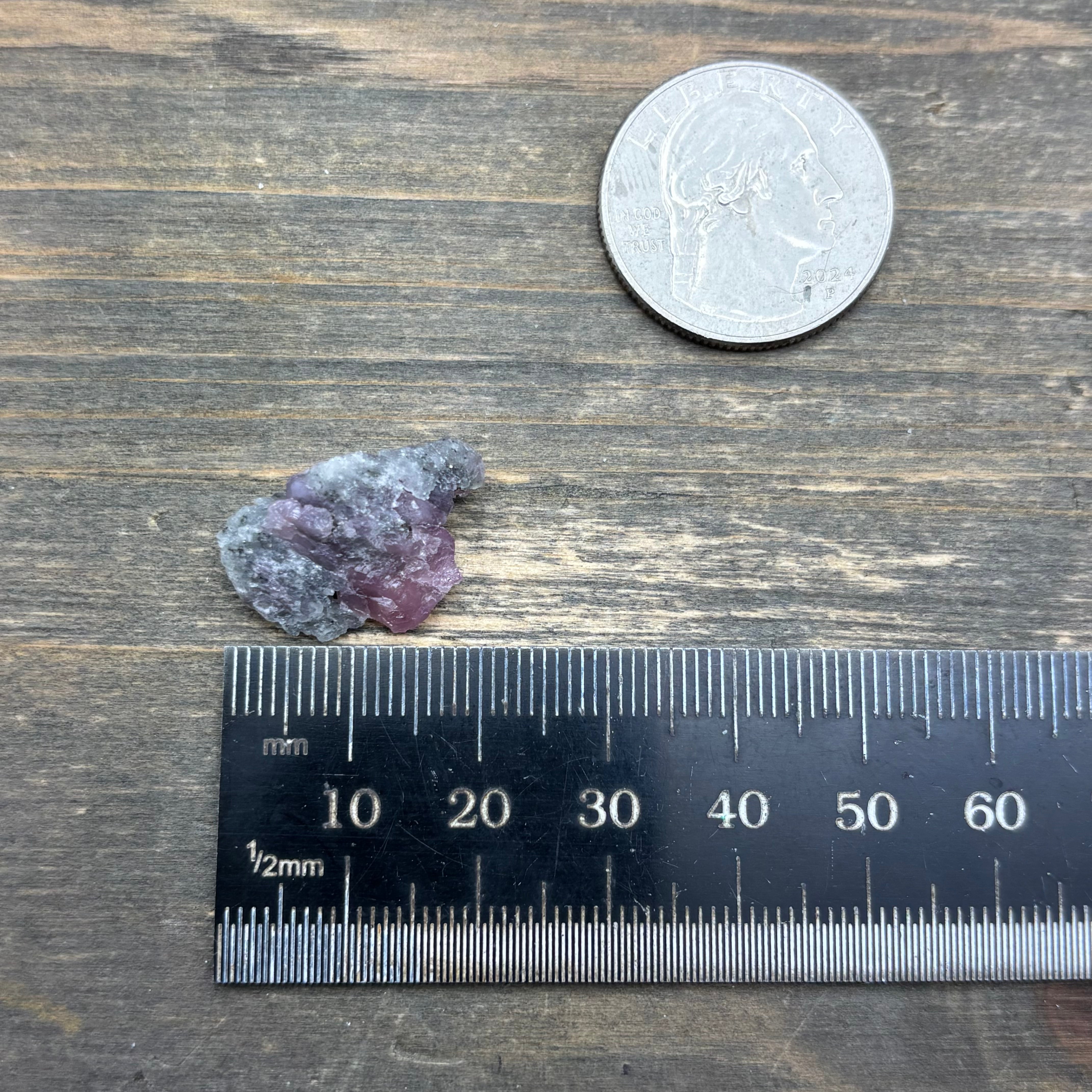 Rare Fluorescent Spinel - 139