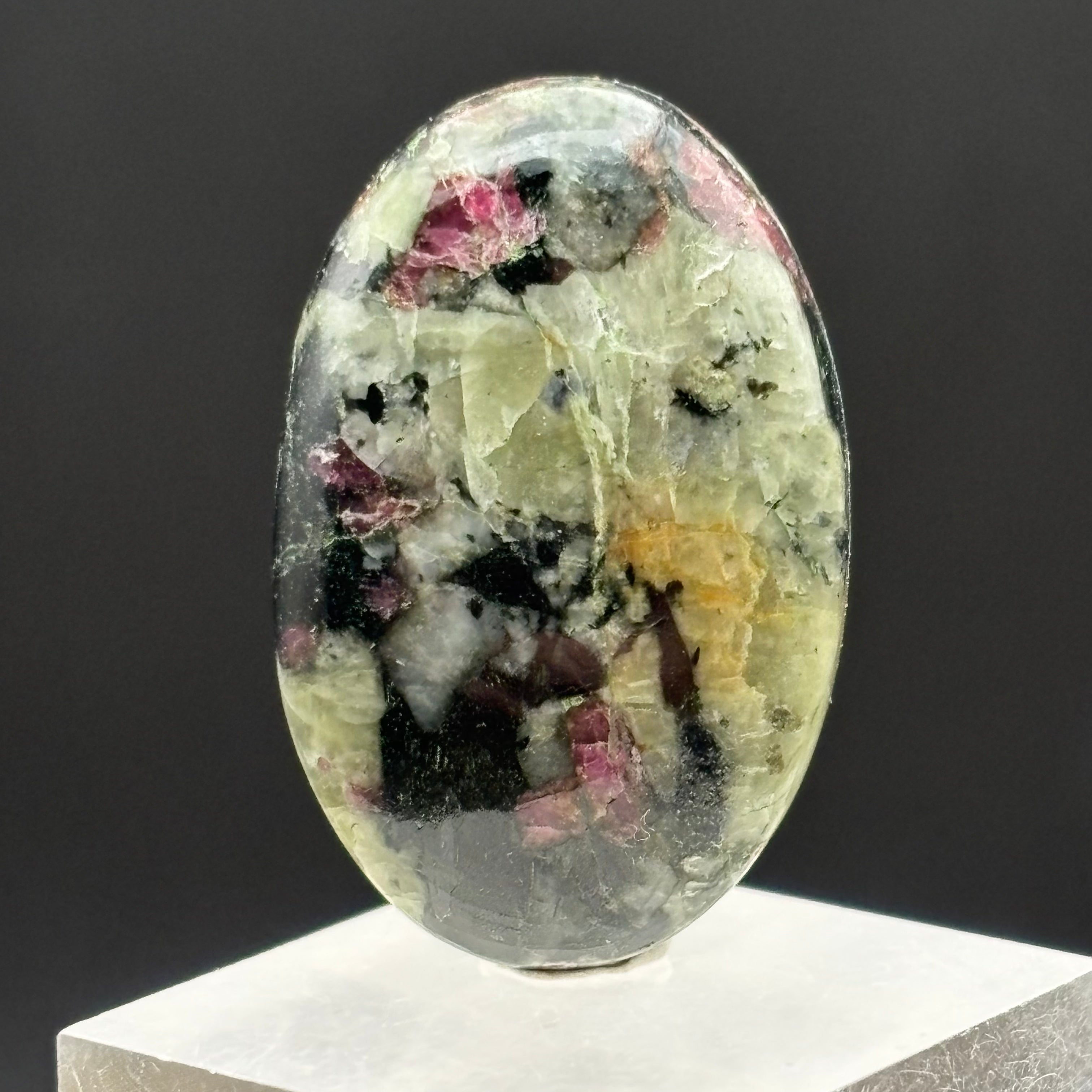 Eudialyte Cabochon - 002