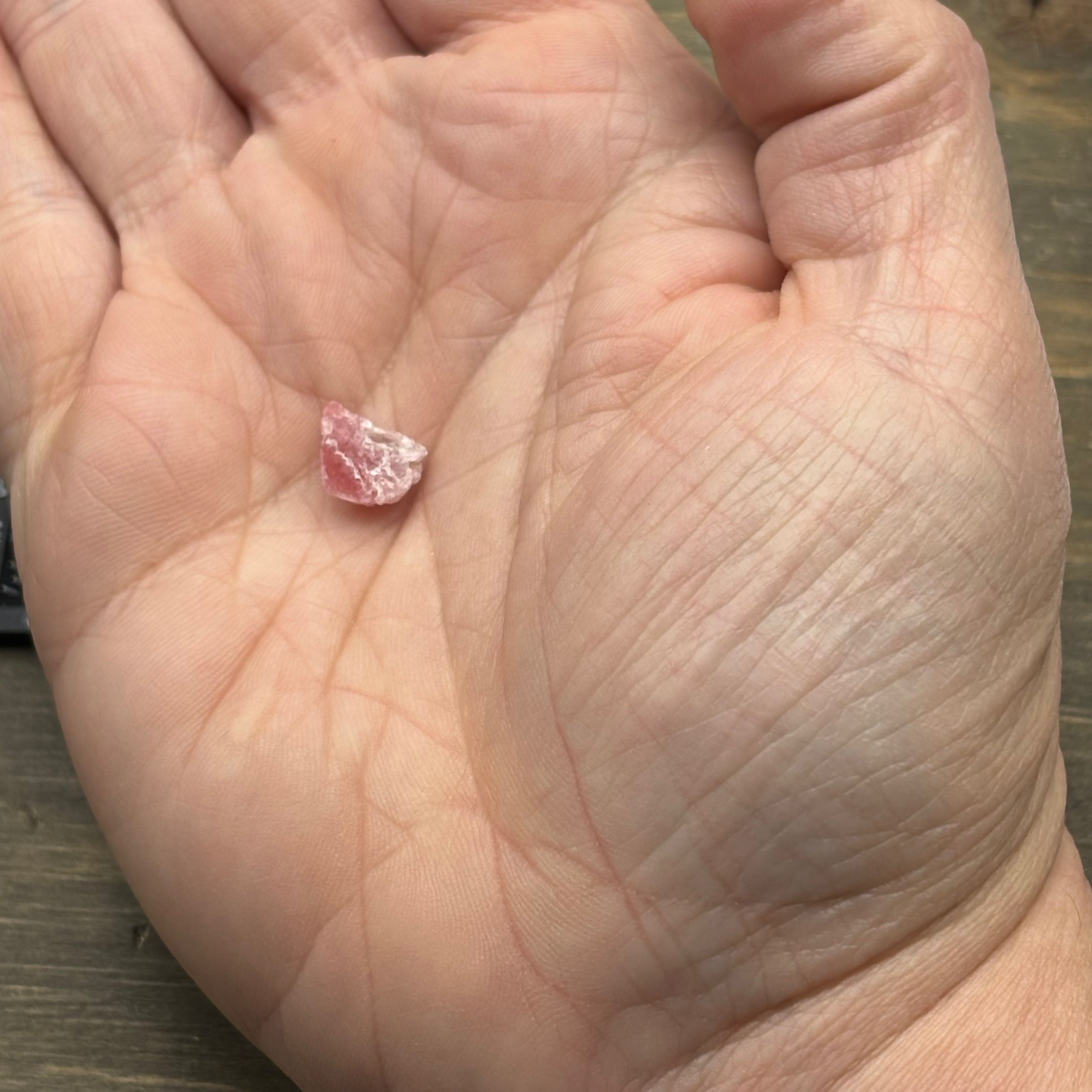 Raspberry Beryl (Pezzottaite) - 114