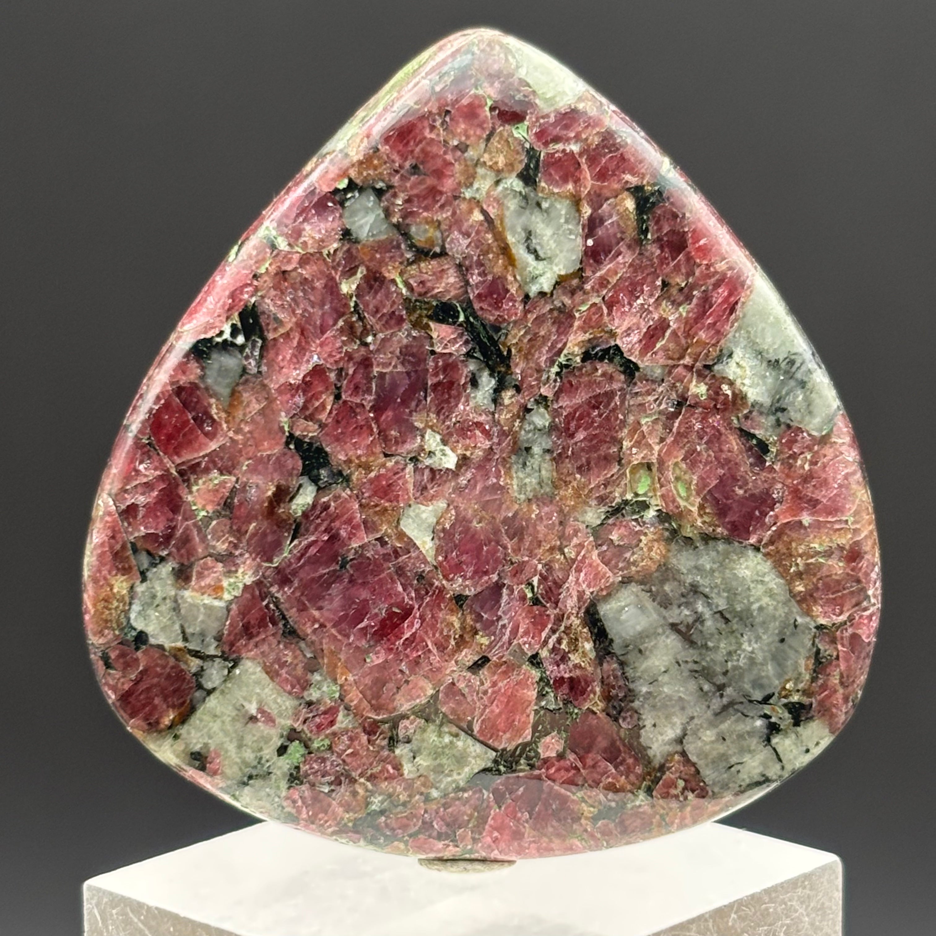 Eudialyte Cabochon - 040