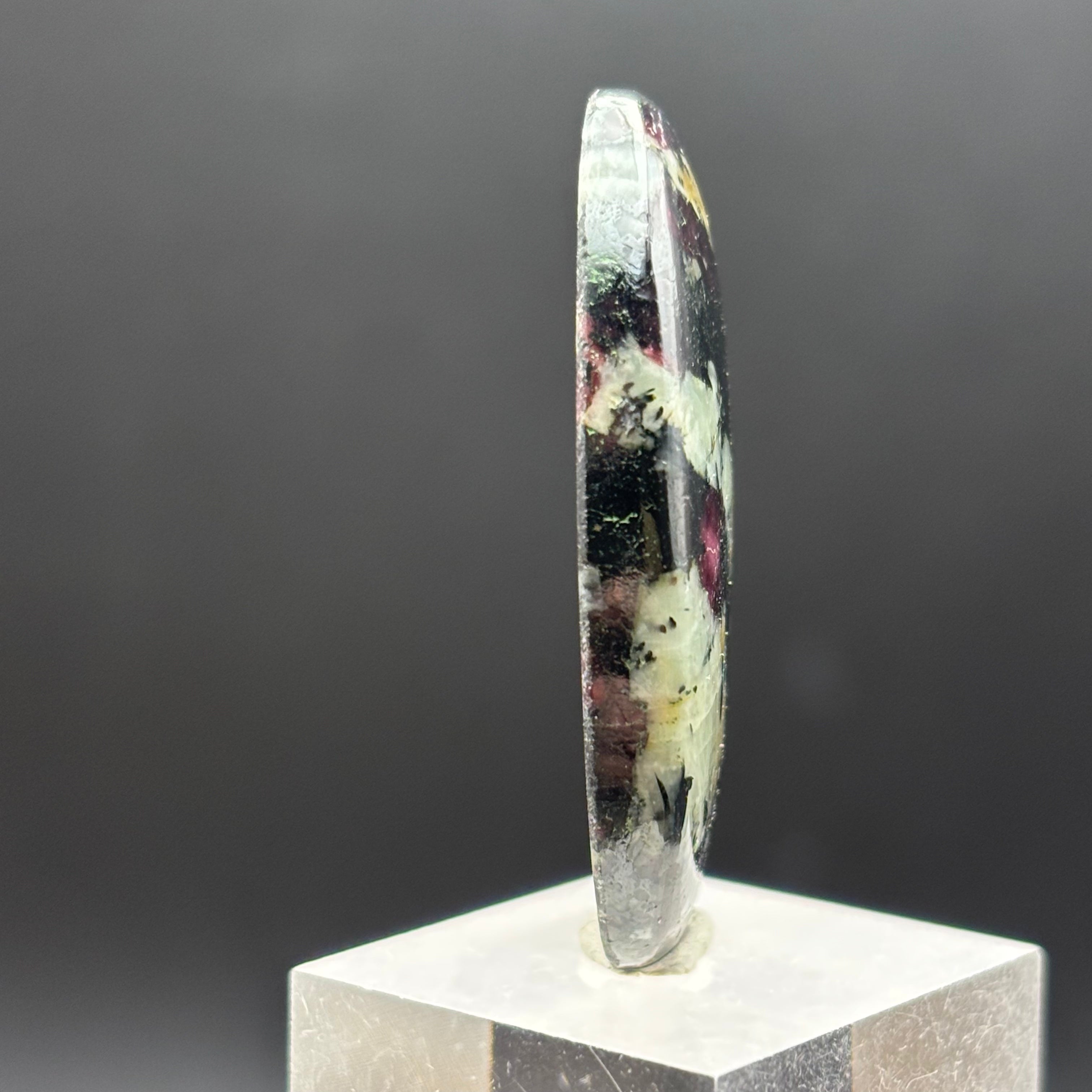 Eudialyte Cabochon - 043