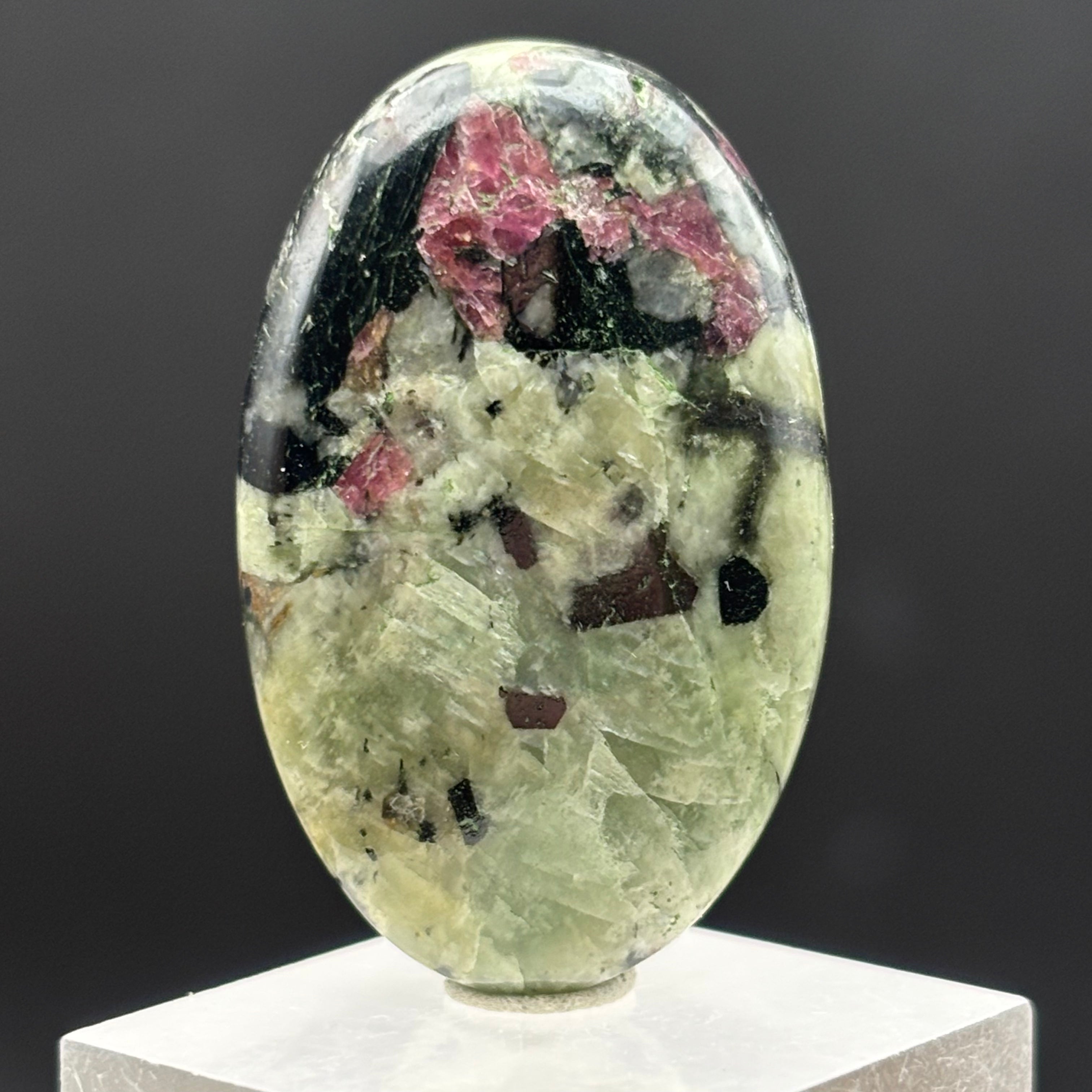 Eudialyte Cabochon - 045