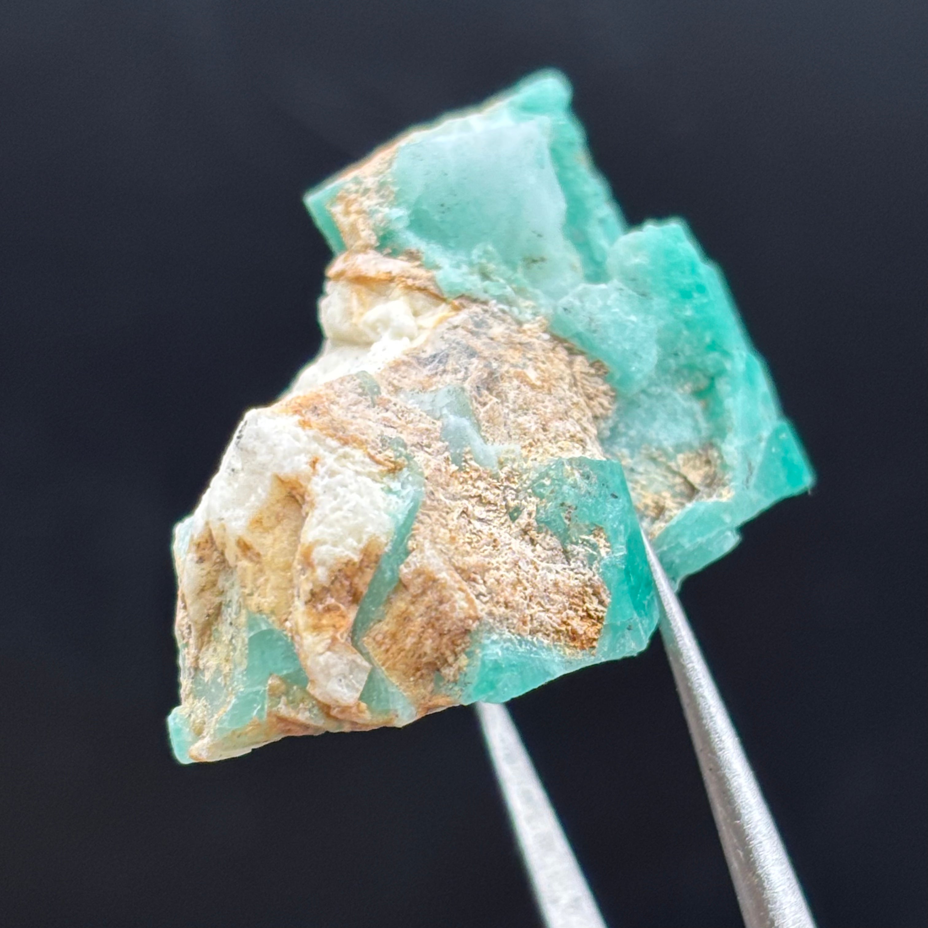 Emerald from Chivor, Colombia - 090