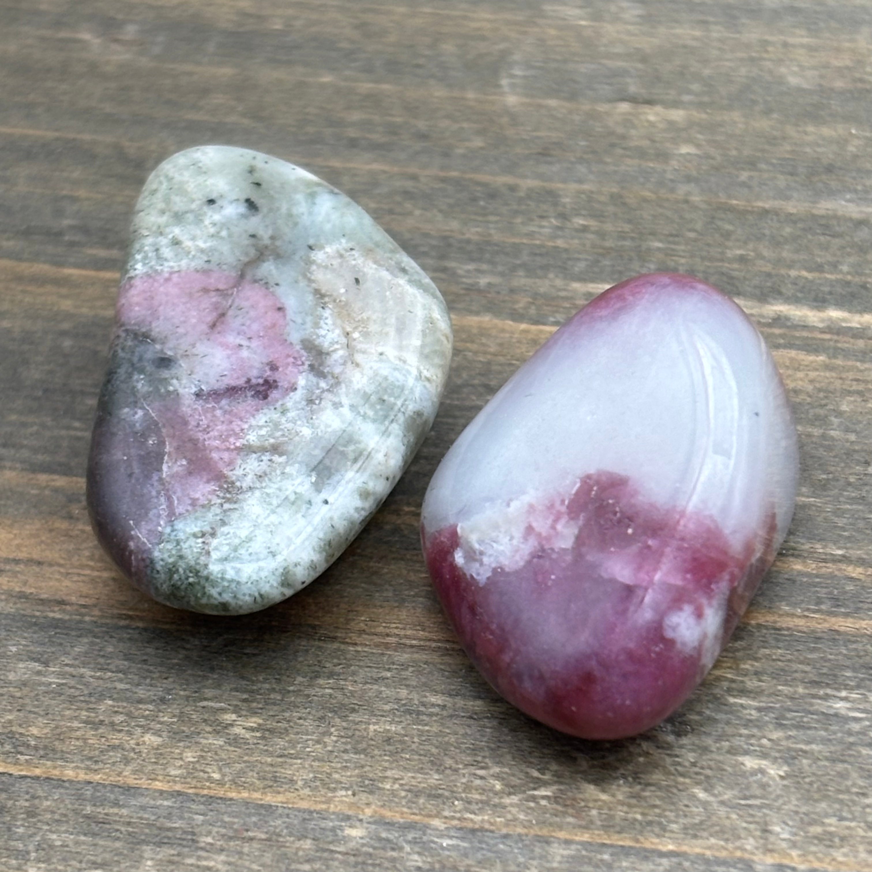 Eudialyte Point Pair