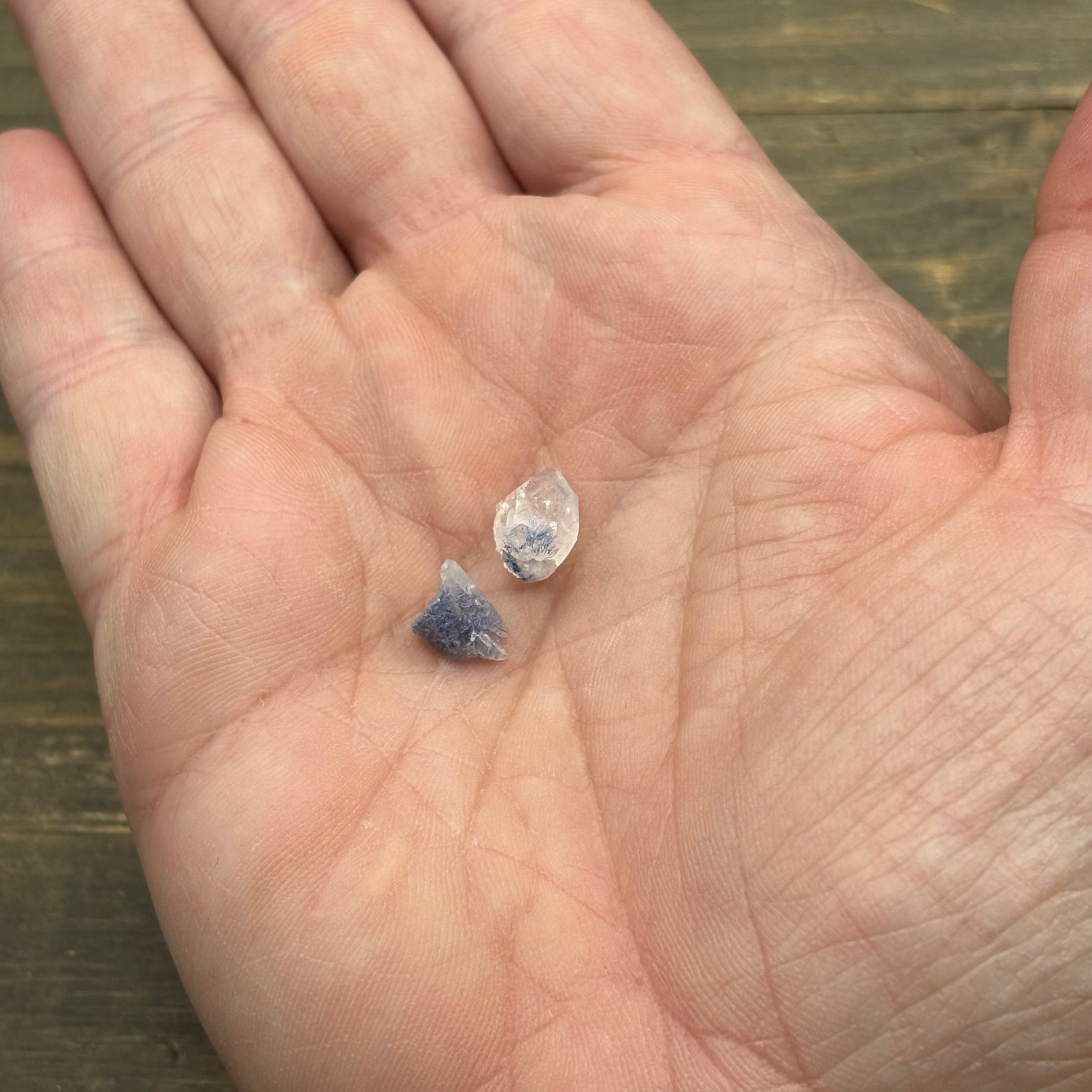 Dumortierite in Quartz Point Pair
