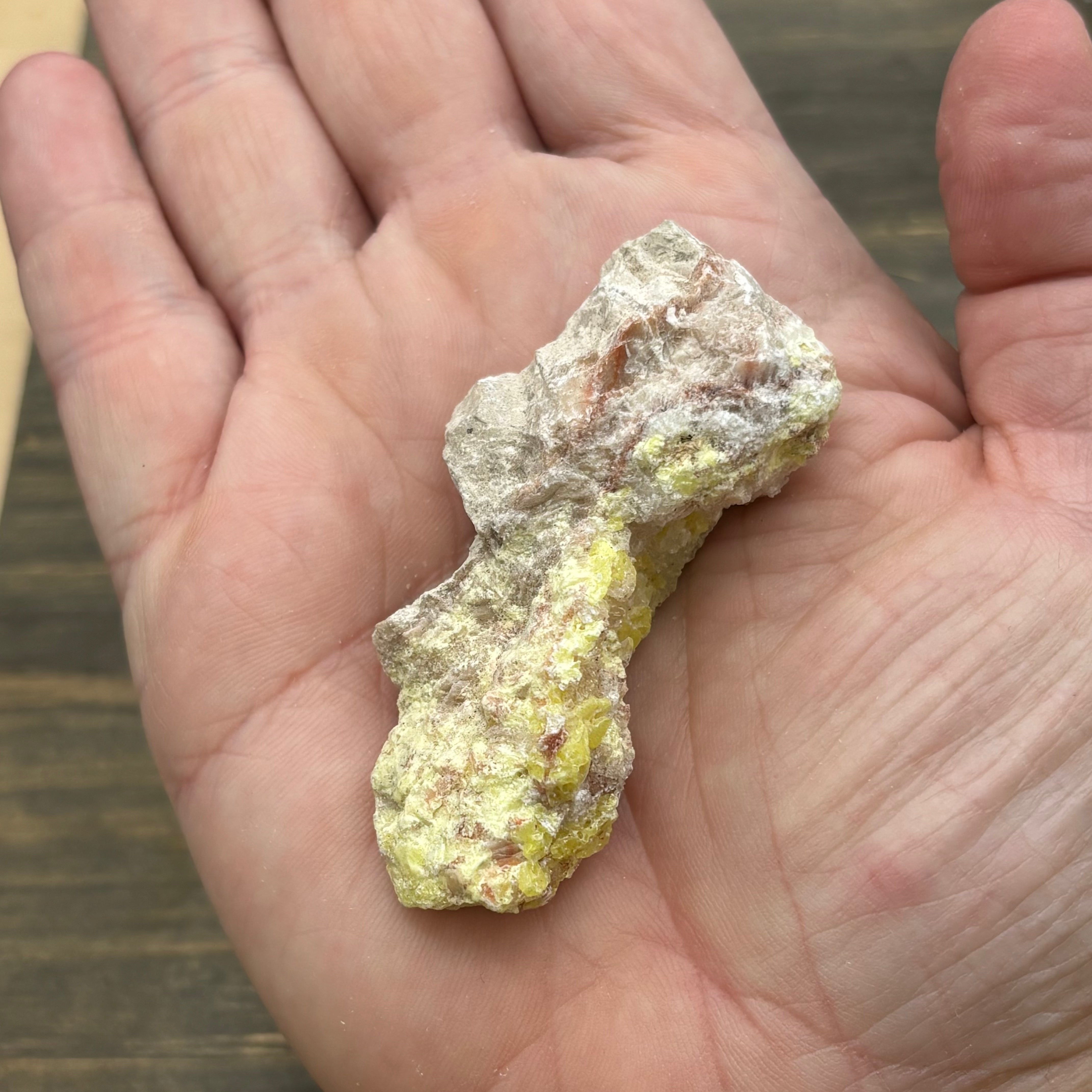 Sulfur on Quartz - 033