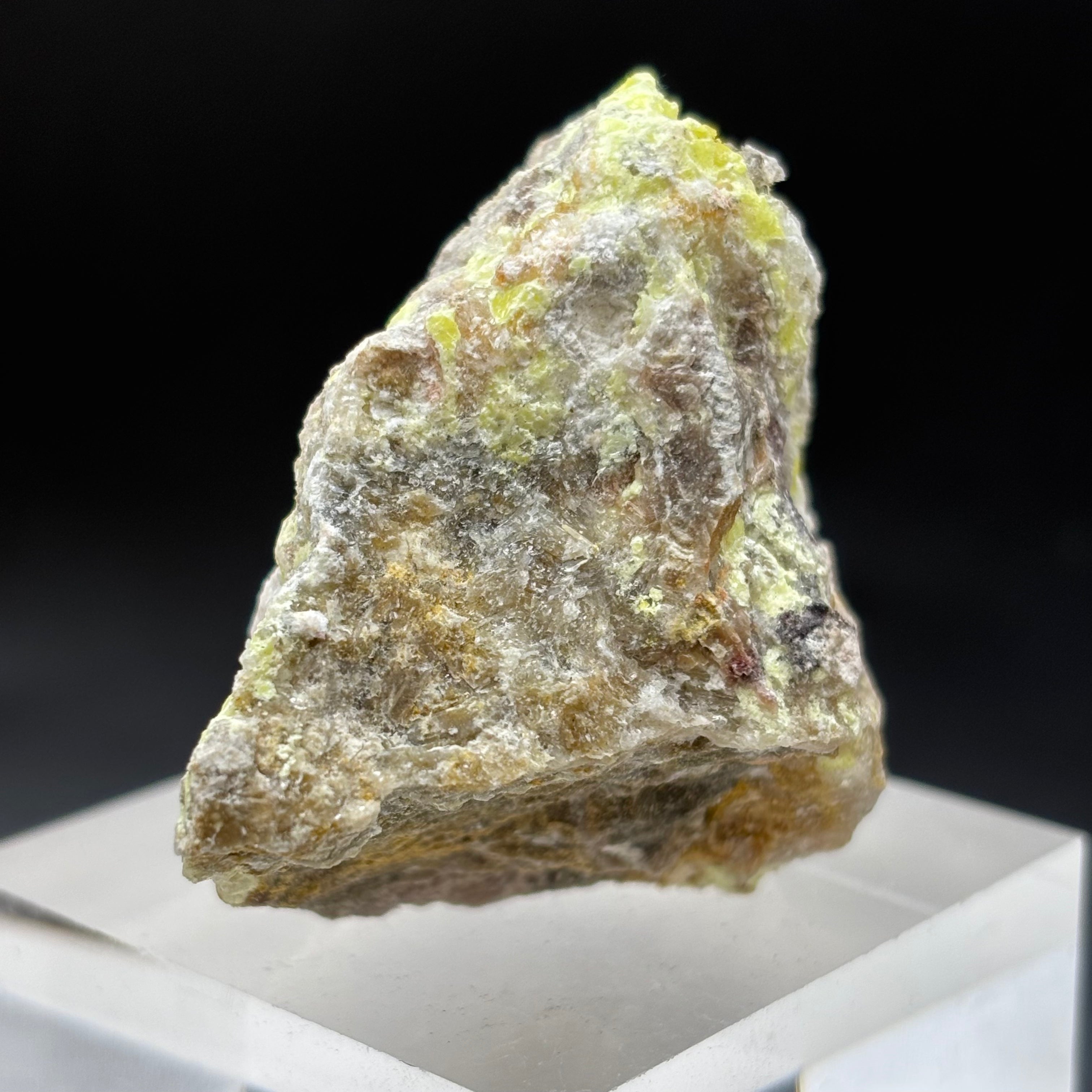 Sulfur on Quartz - 038