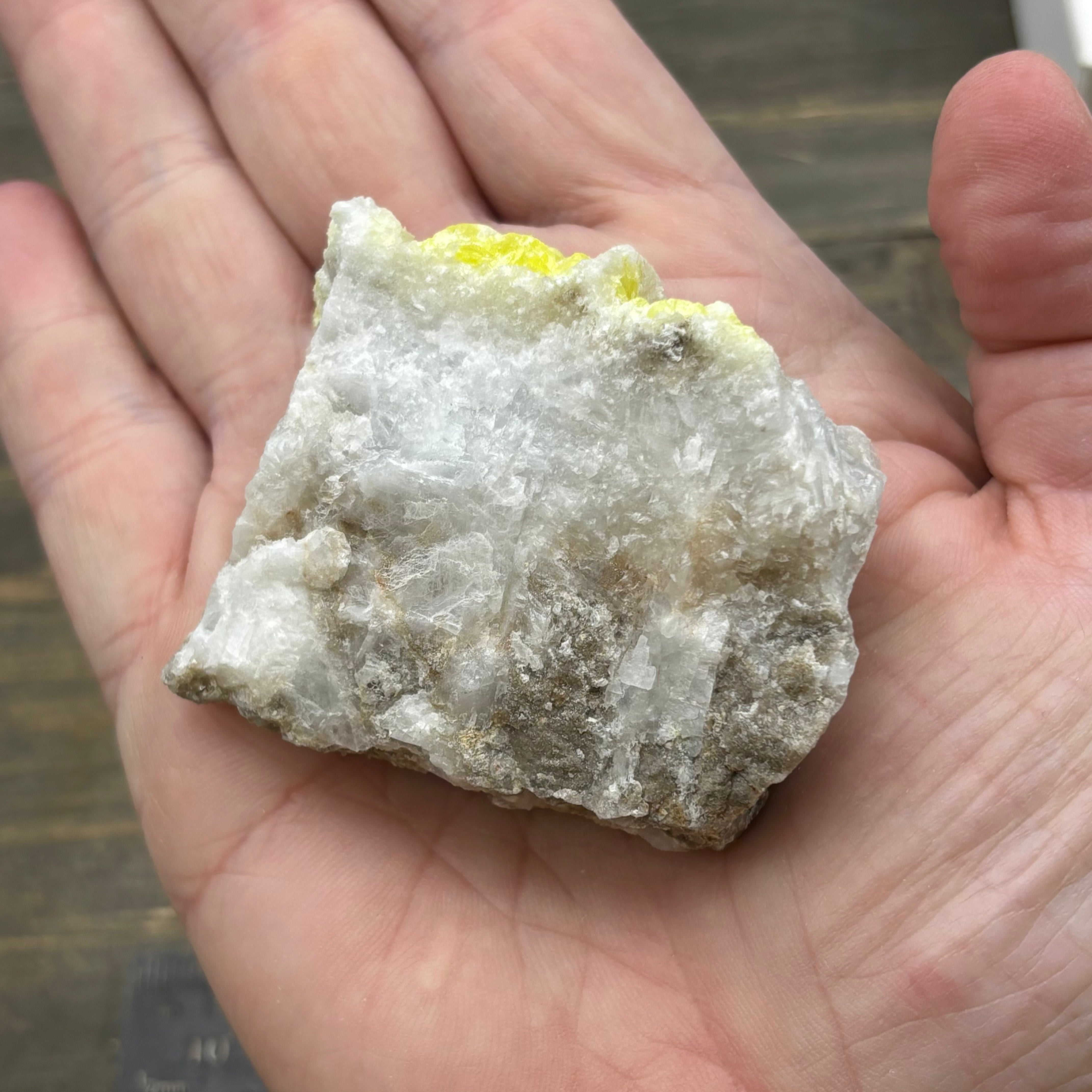 Sulfur on Quartz - 040